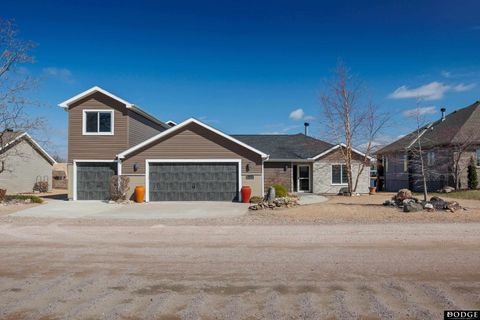 MLS: 22508628