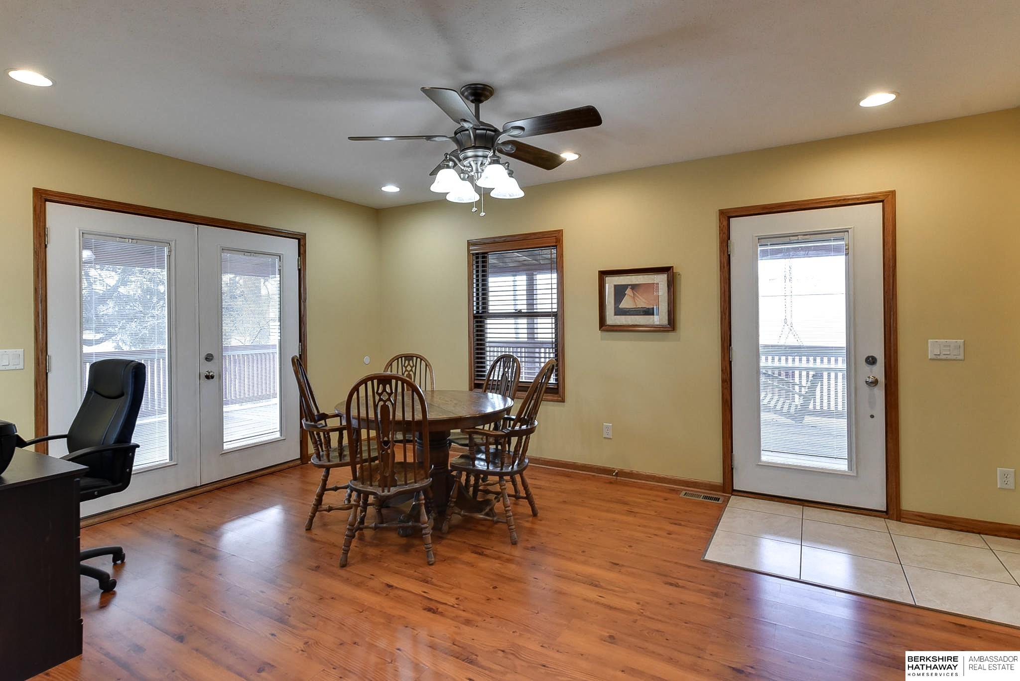 Louisville, Nebraska 68037, United States, 4 Bedrooms Bedrooms, ,4 BathroomsBathrooms,Residential,Pending,12961