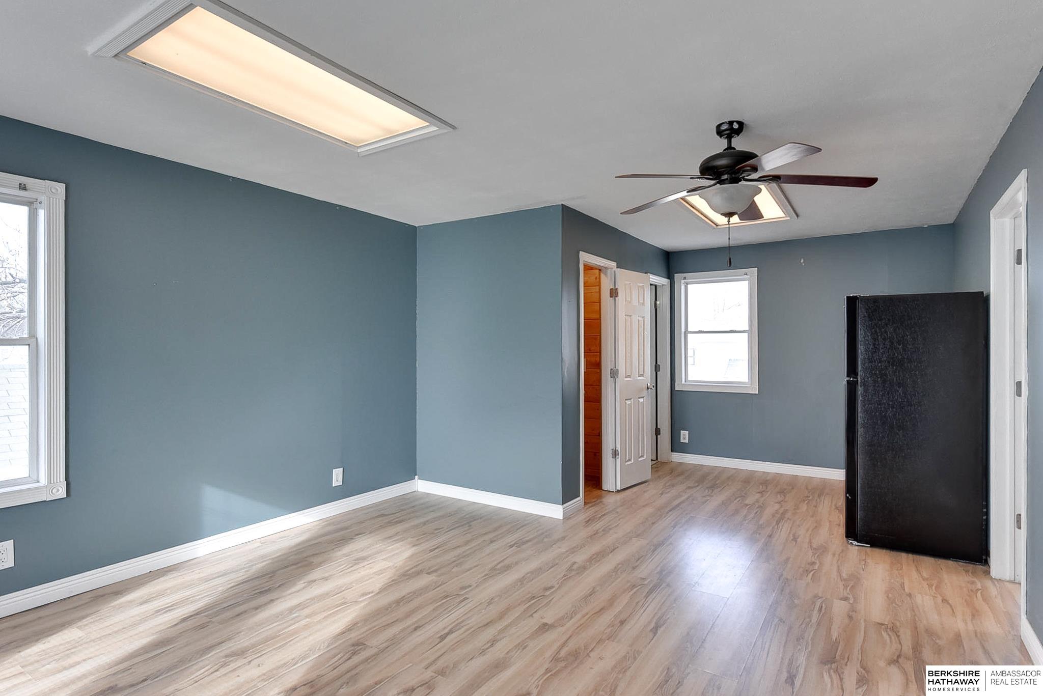 Louisville, Nebraska 68037, United States, 4 Bedrooms Bedrooms, ,4 BathroomsBathrooms,Residential,Pending,12961