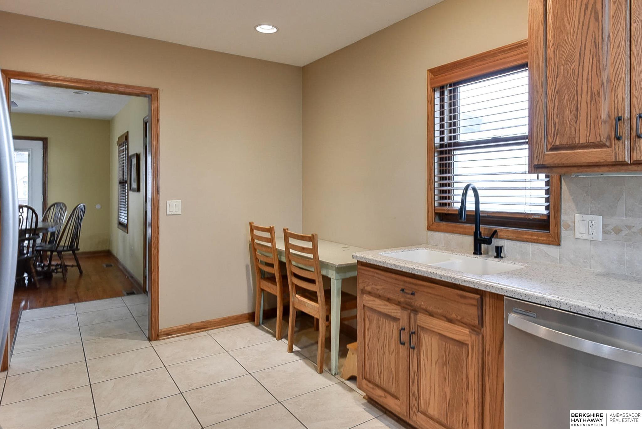 Louisville, Nebraska 68037, United States, 4 Bedrooms Bedrooms, ,4 BathroomsBathrooms,Residential,Pending,12961