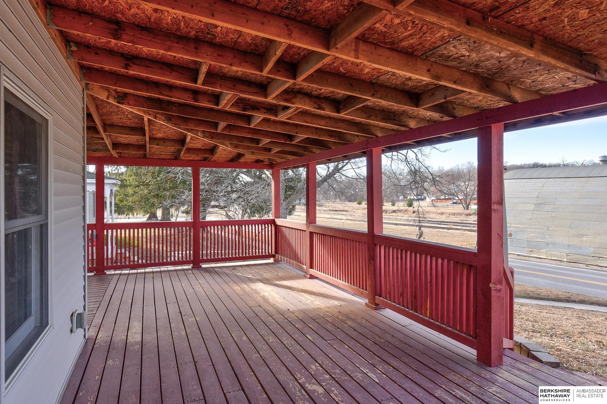 Louisville, Nebraska 68037, United States, 4 Bedrooms Bedrooms, ,4 BathroomsBathrooms,Residential,Pending,12961