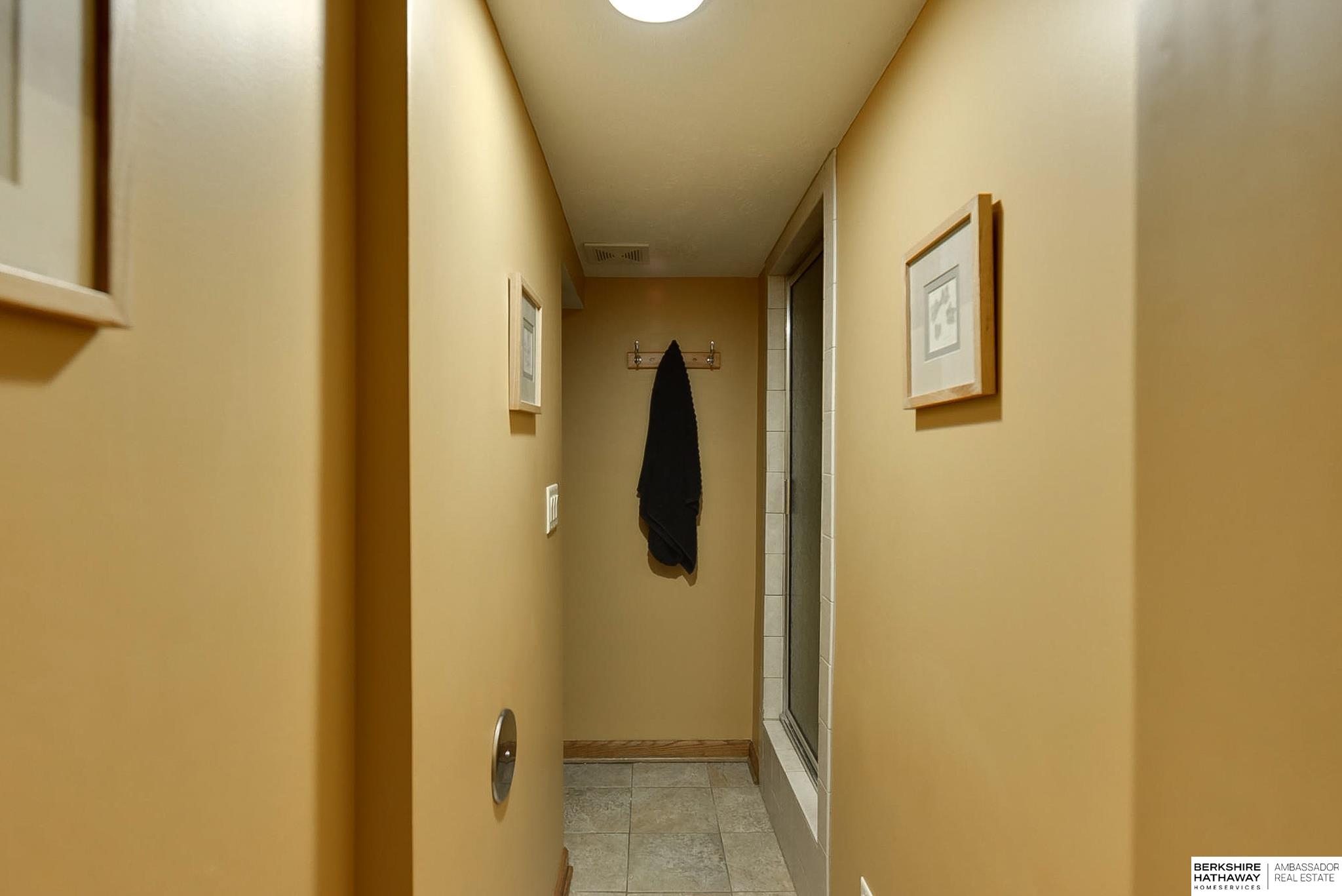 Louisville, Nebraska 68037, United States, 4 Bedrooms Bedrooms, ,4 BathroomsBathrooms,Residential,Pending,12961