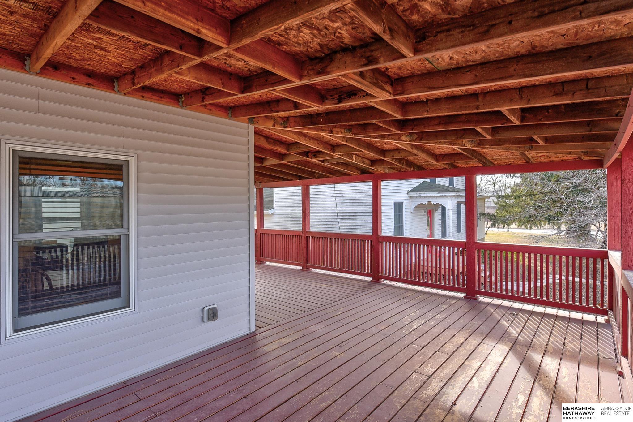 Louisville, Nebraska 68037, United States, 4 Bedrooms Bedrooms, ,4 BathroomsBathrooms,Residential,Pending,12961