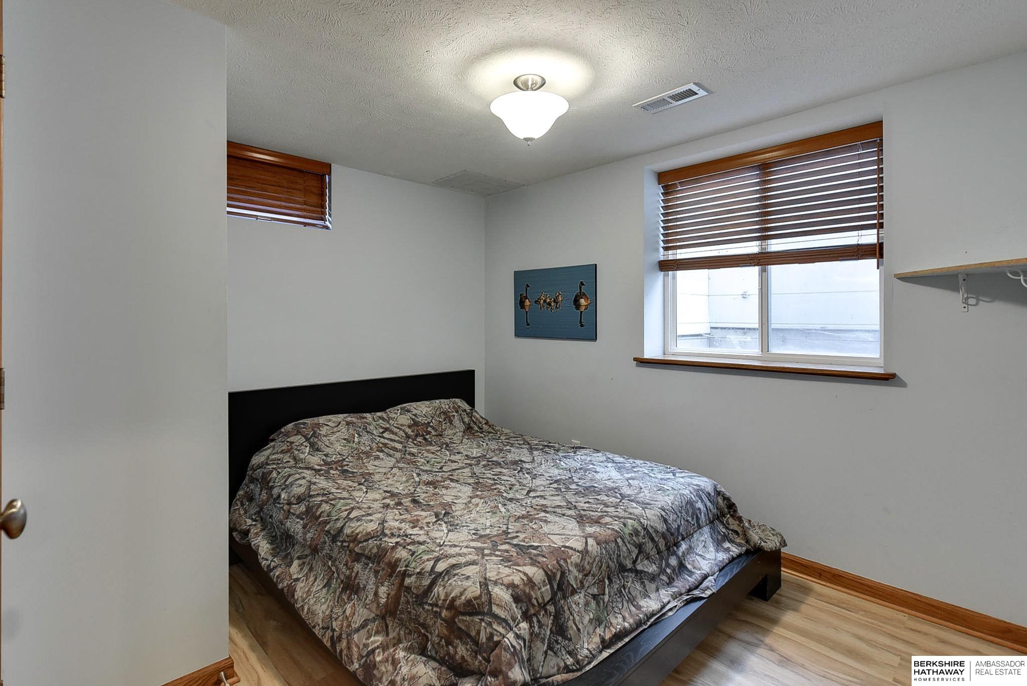 Louisville, Nebraska 68037, United States, 4 Bedrooms Bedrooms, ,4 BathroomsBathrooms,Residential,Pending,12961