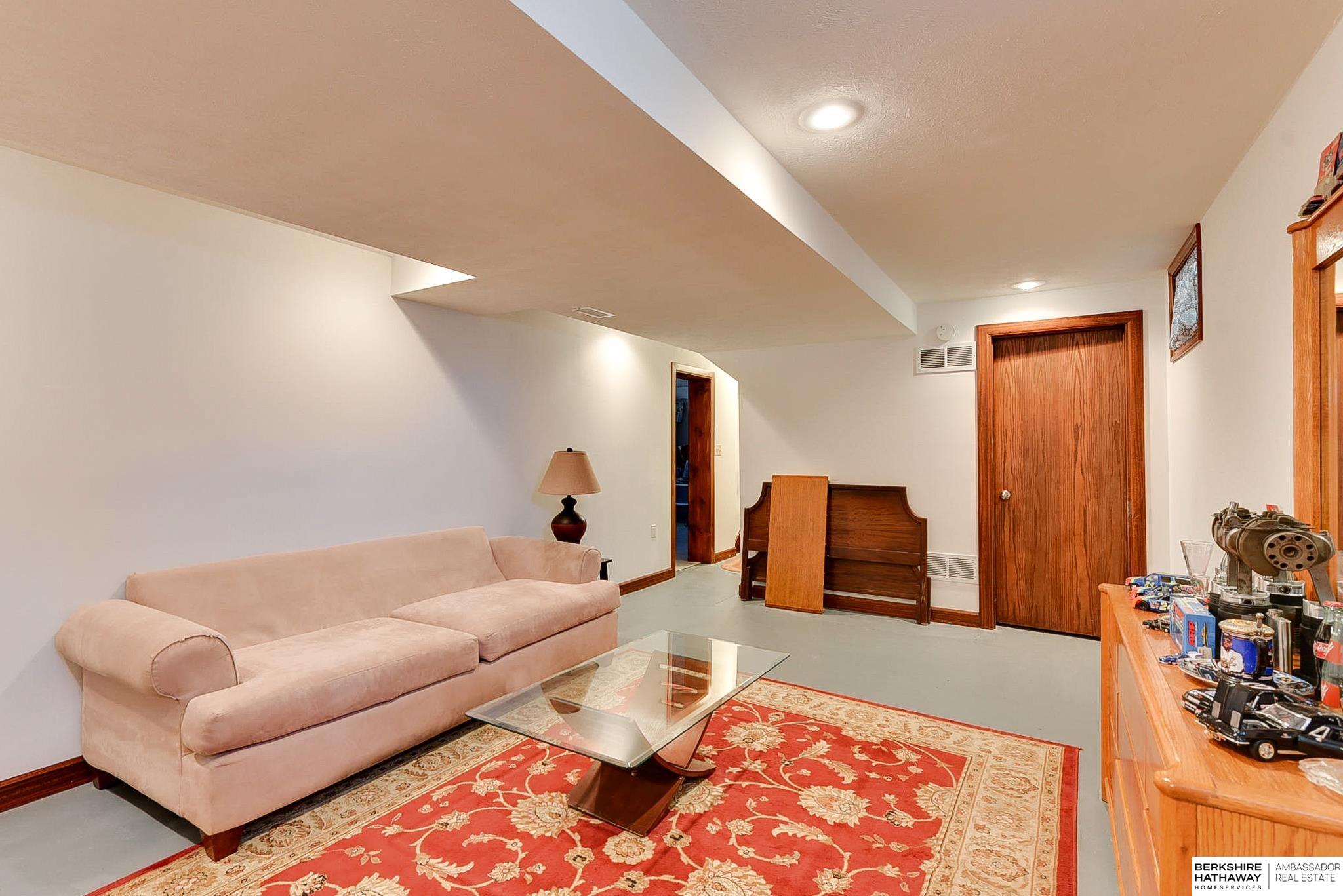 Wahoo, Nebraska 68066, United States, 3 Bedrooms Bedrooms, ,2 BathroomsBathrooms,Residential,Pending,111331