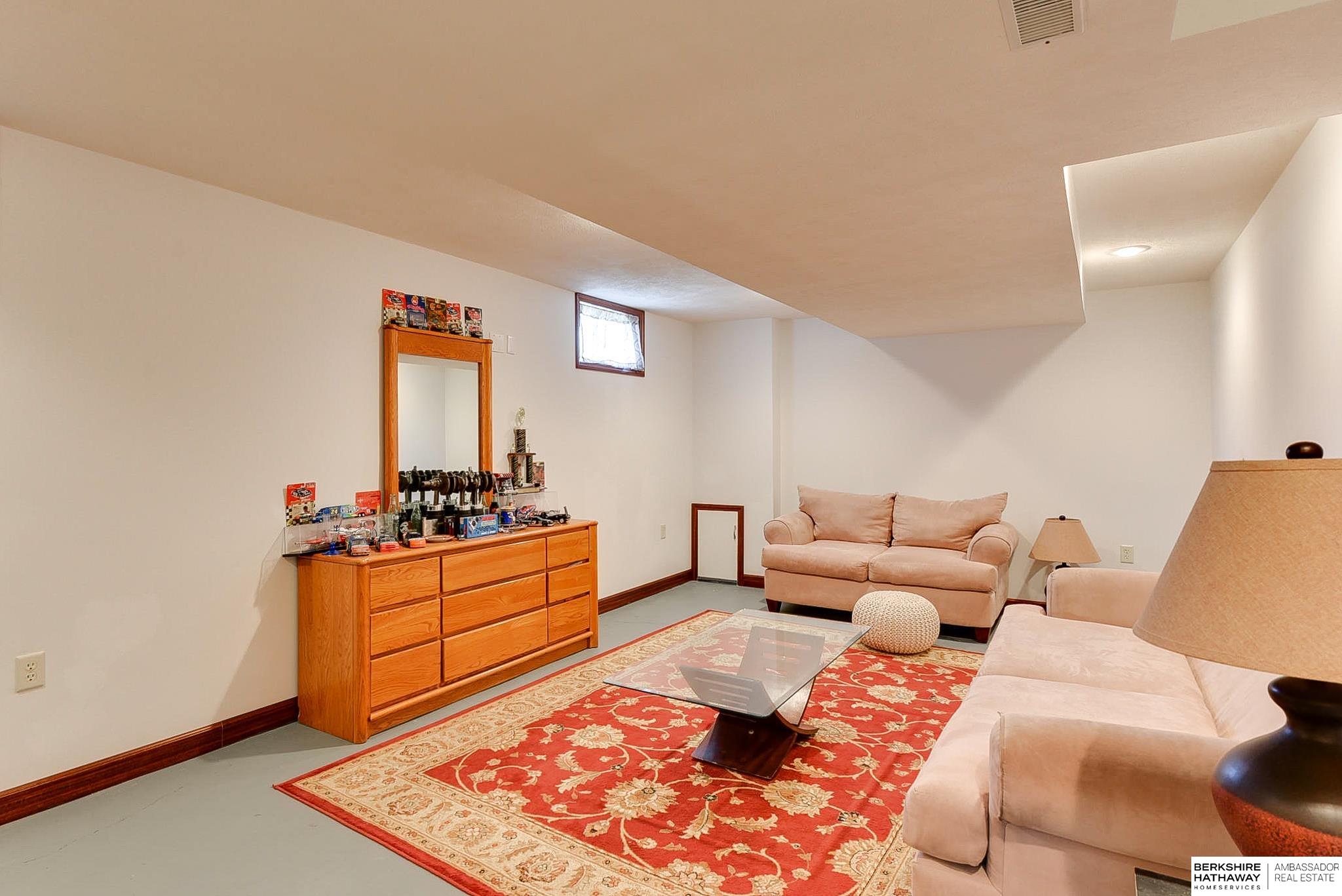 Wahoo, Nebraska 68066, United States, 3 Bedrooms Bedrooms, ,2 BathroomsBathrooms,Residential,Pending,111331