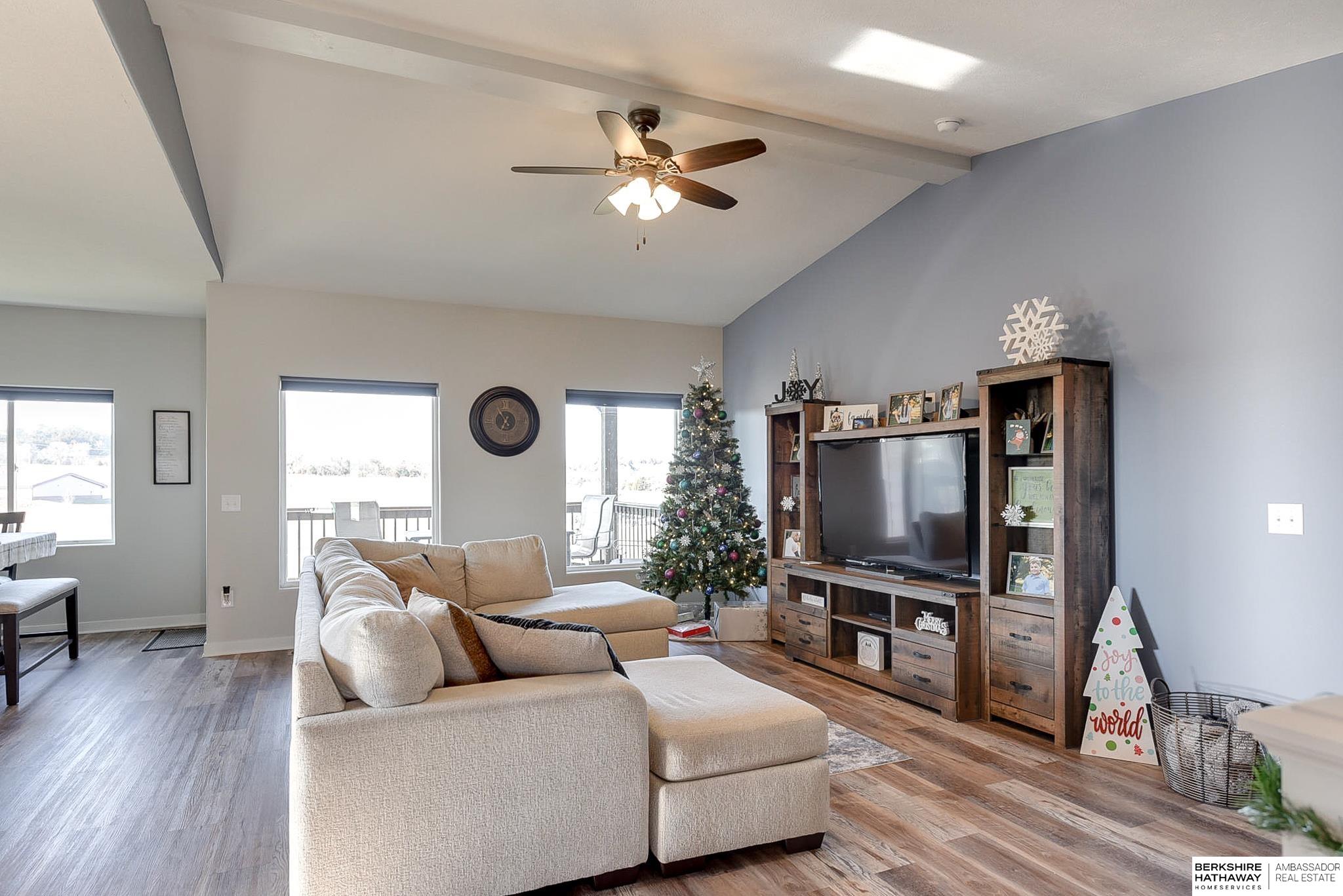 Louisville, Nebraska 68037, United States, 3 Bedrooms Bedrooms, ,3 BathroomsBathrooms,Residential,Pending,26059