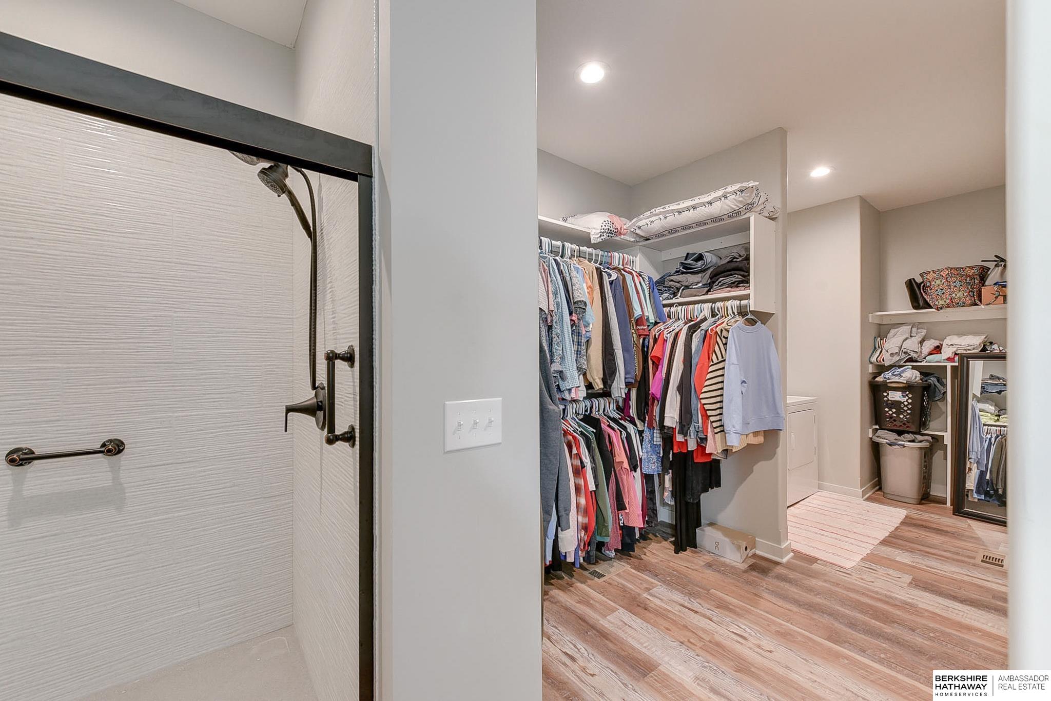 Louisville, Nebraska 68037, United States, 3 Bedrooms Bedrooms, ,3 BathroomsBathrooms,Residential,Pending,26059