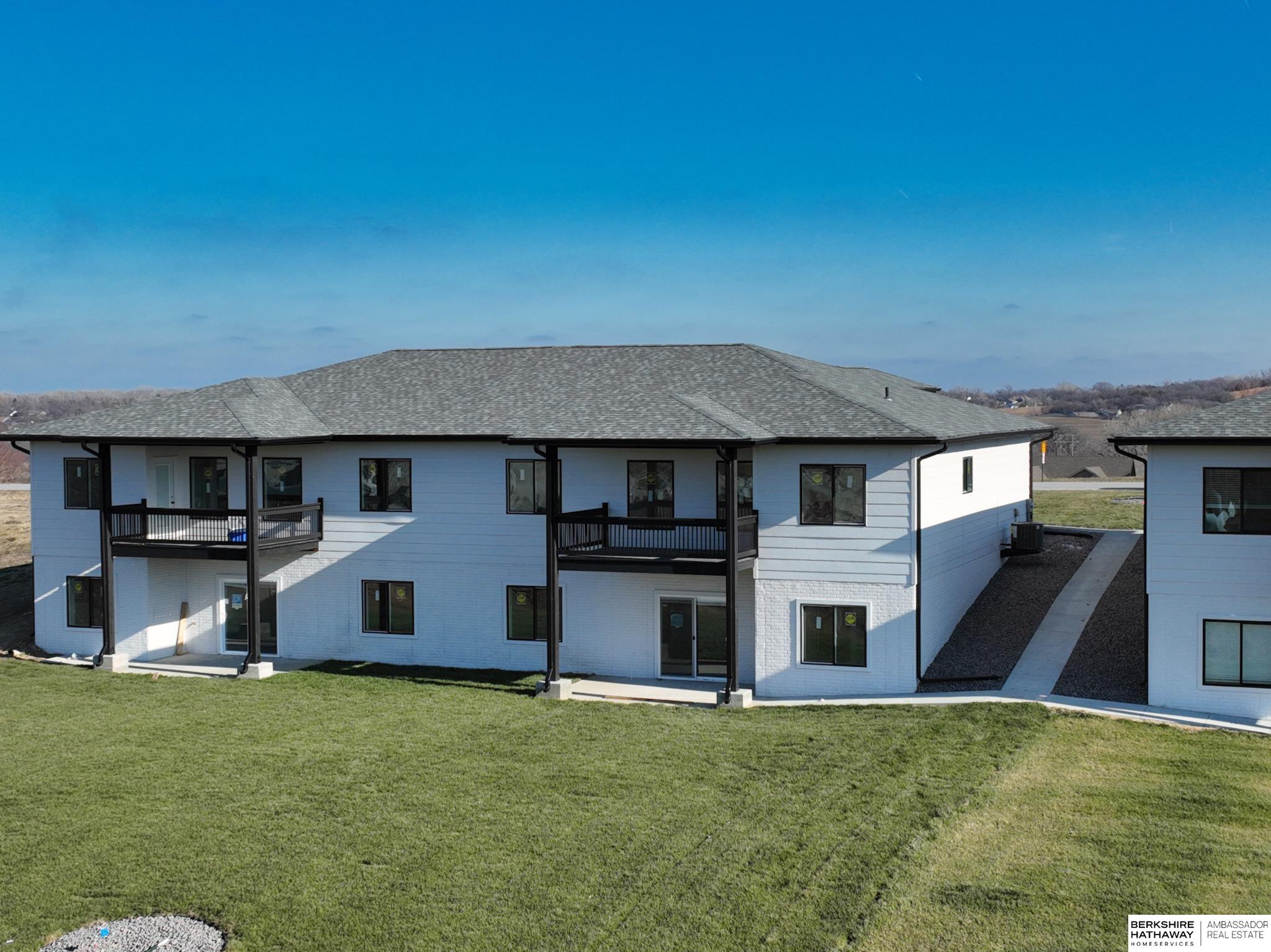 Louisville, Nebraska 68037, United States, 3 Bedrooms Bedrooms, ,3 BathroomsBathrooms,Residential,Pending,26059