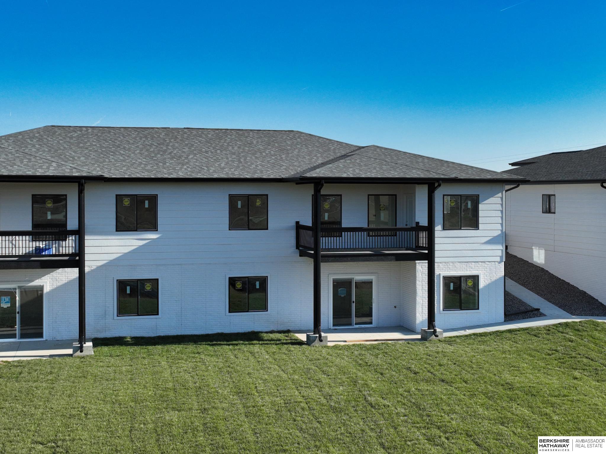 Louisville, Nebraska 68037, United States, 3 Bedrooms Bedrooms, ,3 BathroomsBathrooms,Residential,Pending,26059