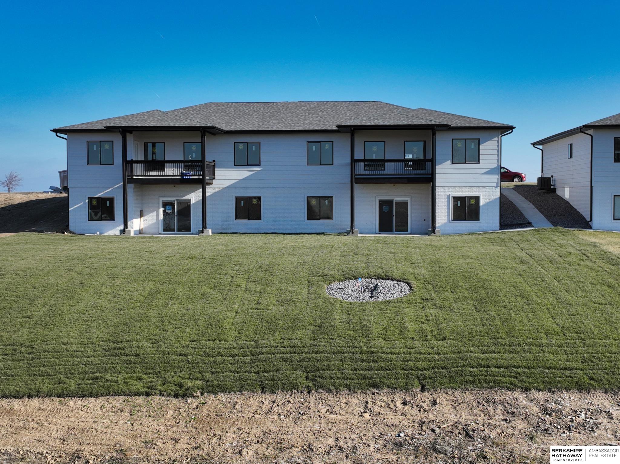 Louisville, Nebraska 68037, United States, 3 Bedrooms Bedrooms, ,3 BathroomsBathrooms,Residential,Pending,26059