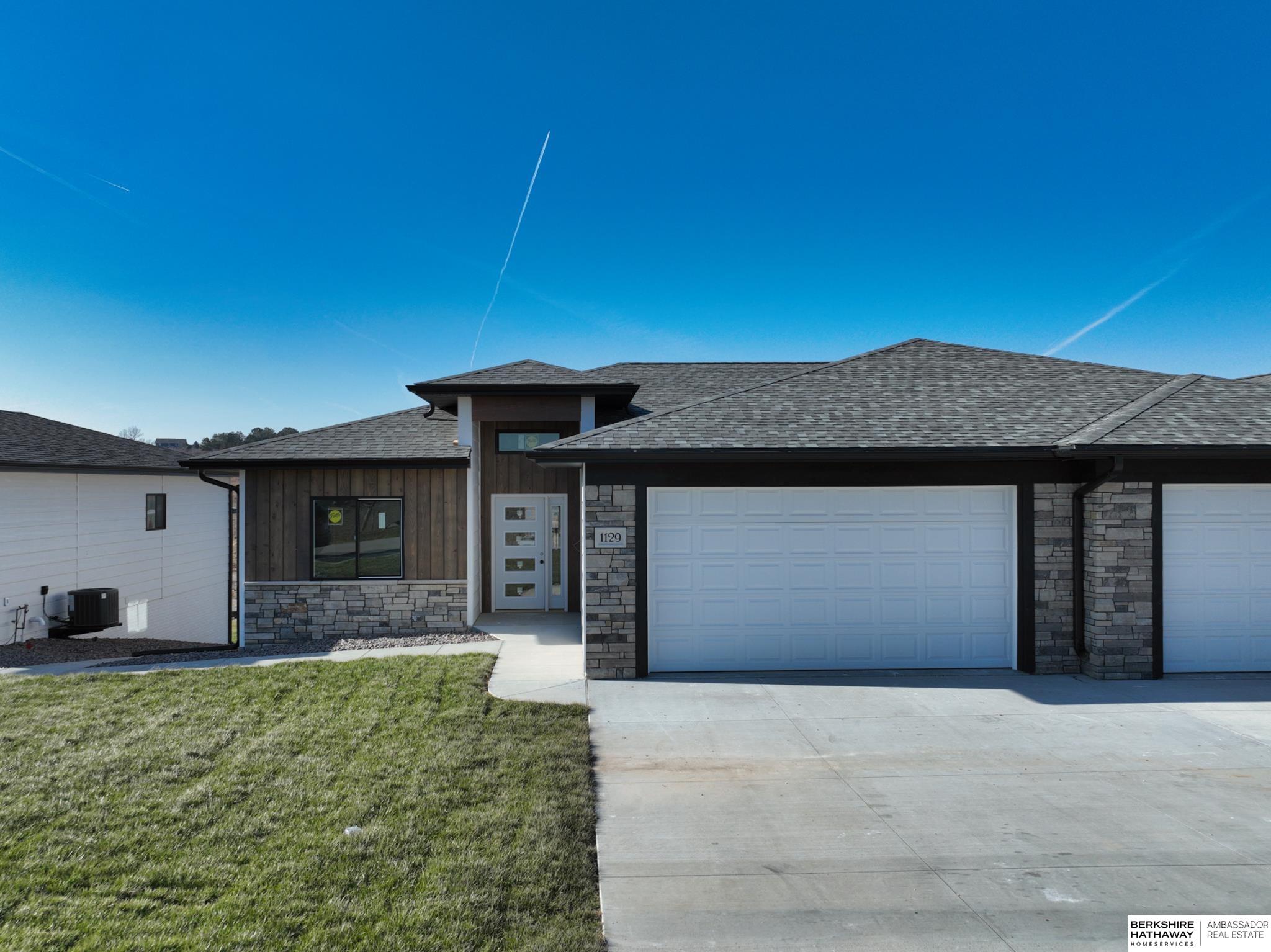 Louisville, Nebraska 68037, United States, 3 Bedrooms Bedrooms, ,3 BathroomsBathrooms,Residential,Pending,26059