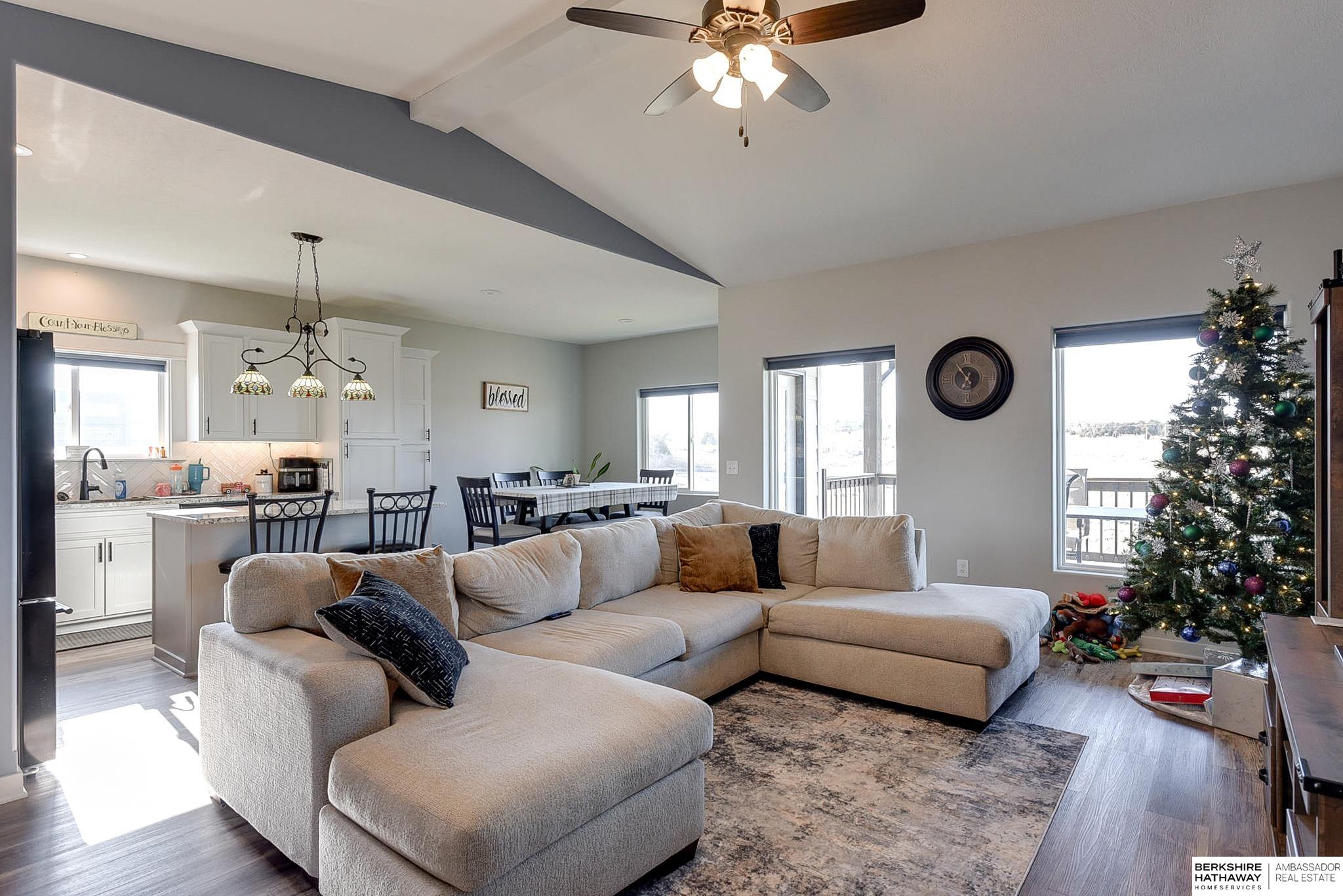 Louisville, Nebraska 68037, United States, 3 Bedrooms Bedrooms, ,3 BathroomsBathrooms,Residential,Pending,26059