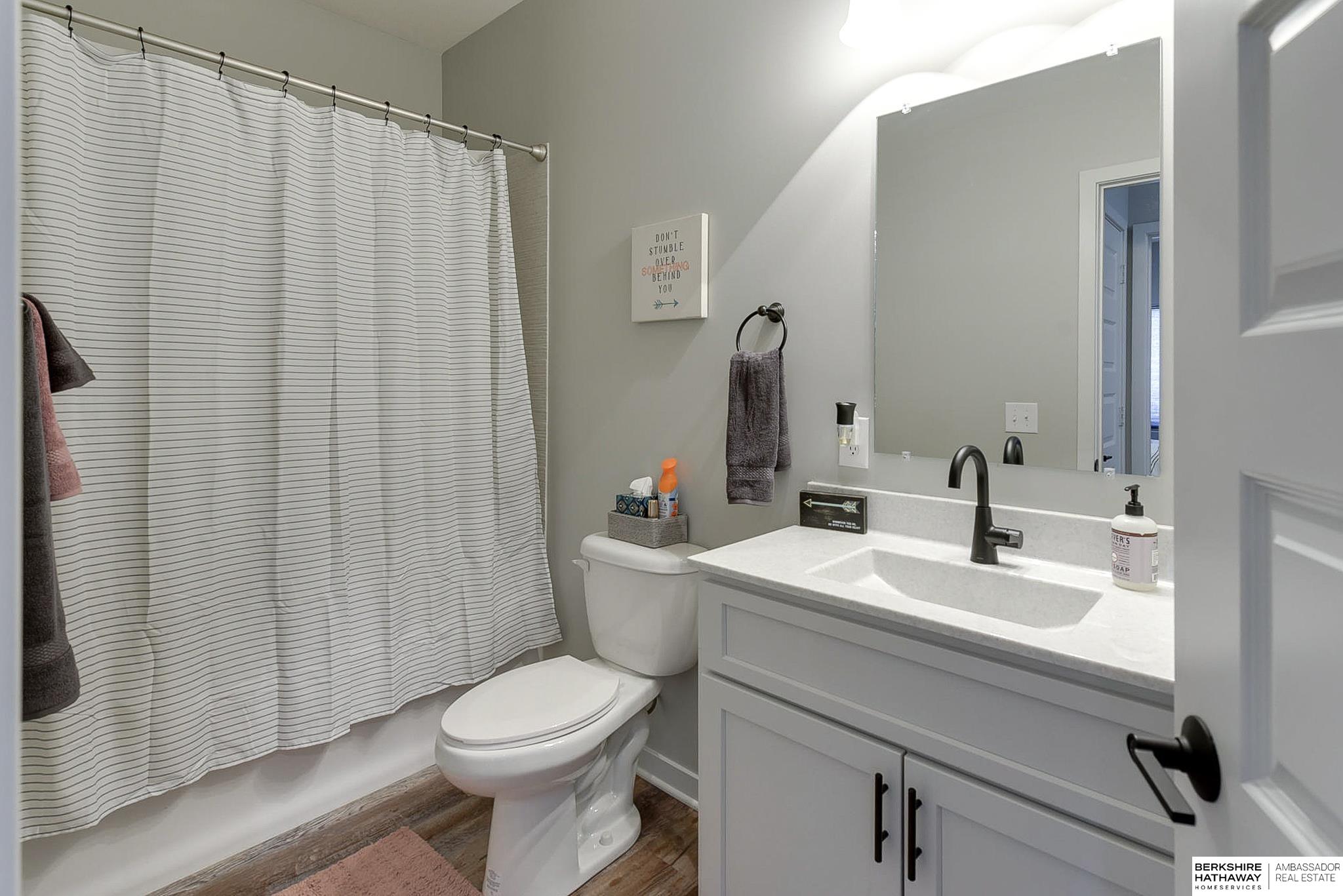 Louisville, Nebraska 68037, United States, 3 Bedrooms Bedrooms, ,3 BathroomsBathrooms,Residential,Pending,26059