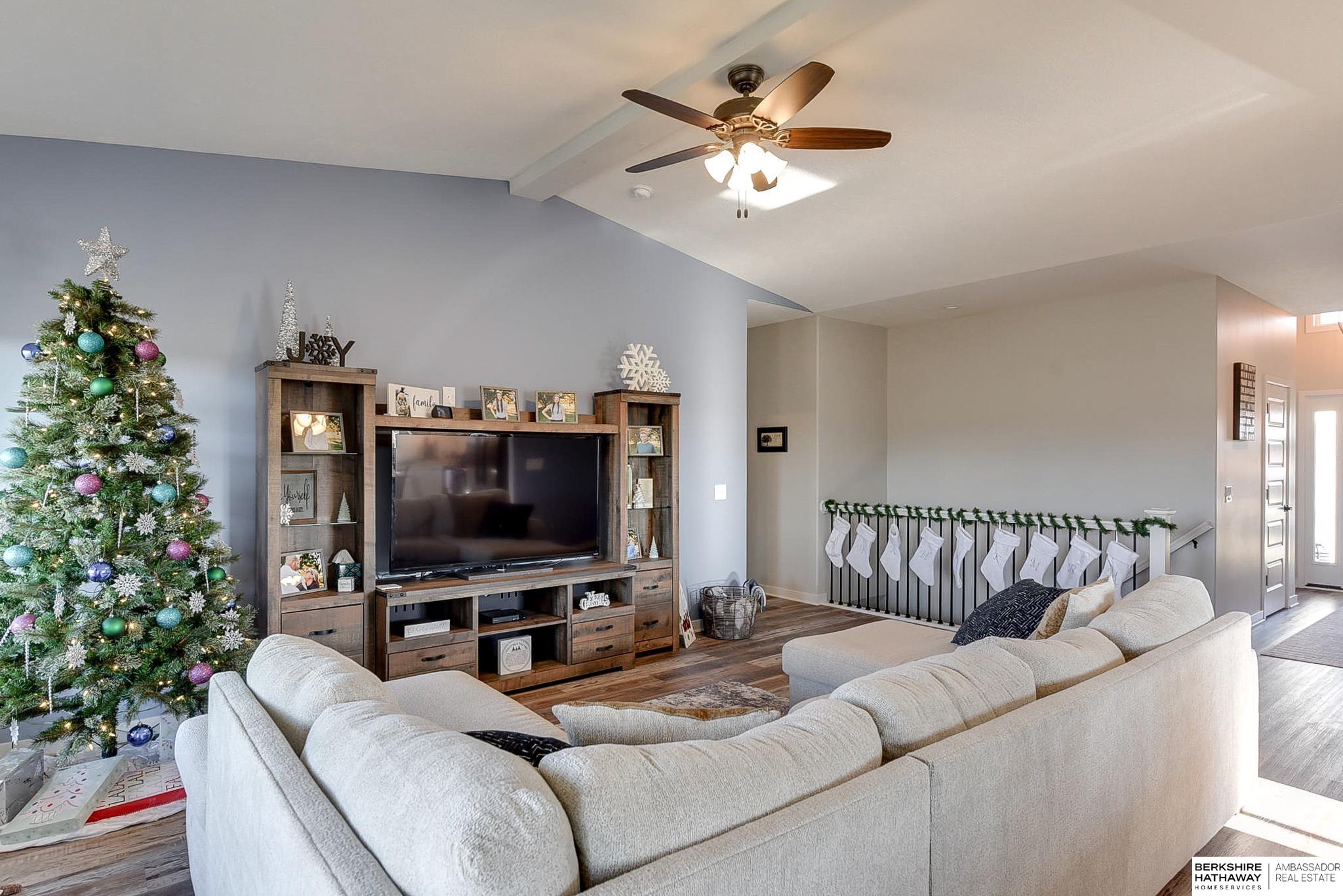 Louisville, Nebraska 68037, United States, 3 Bedrooms Bedrooms, ,3 BathroomsBathrooms,Residential,Pending,26059