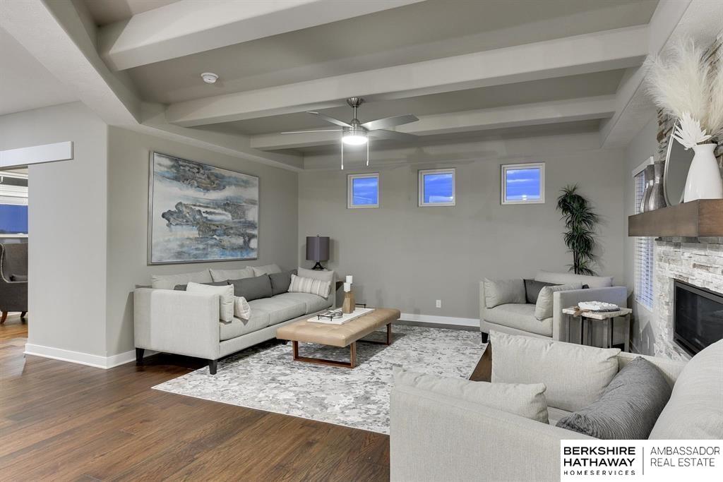 Omaha, Nebraska 68135, United States, 4 Bedrooms Bedrooms, ,3 BathroomsBathrooms,Residential,Pending,33984