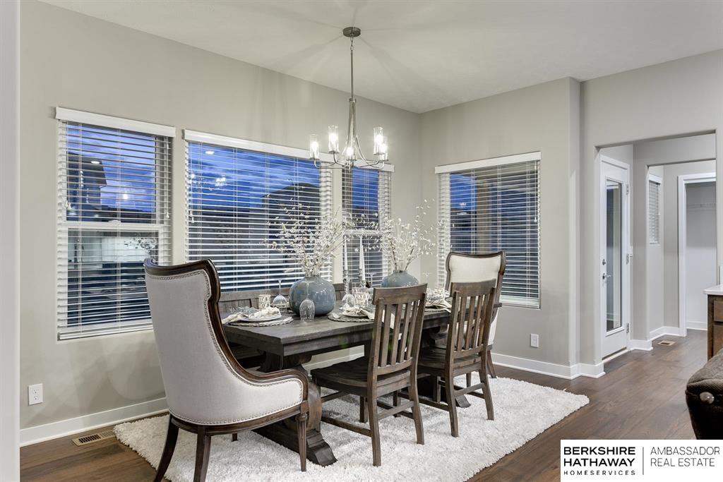 Omaha, Nebraska 68135, United States, 4 Bedrooms Bedrooms, ,3 BathroomsBathrooms,Residential,Pending,33984