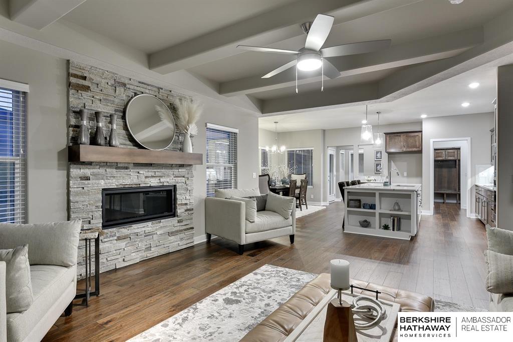 Omaha, Nebraska 68135, United States, 4 Bedrooms Bedrooms, ,3 BathroomsBathrooms,Residential,Pending,33984