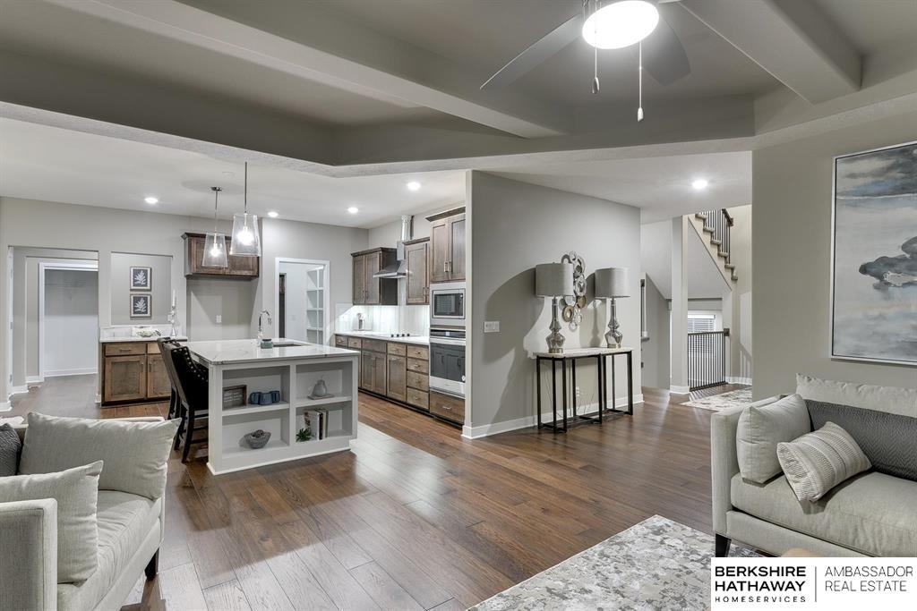 Omaha, Nebraska 68135, United States, 4 Bedrooms Bedrooms, ,3 BathroomsBathrooms,Residential,Pending,33984