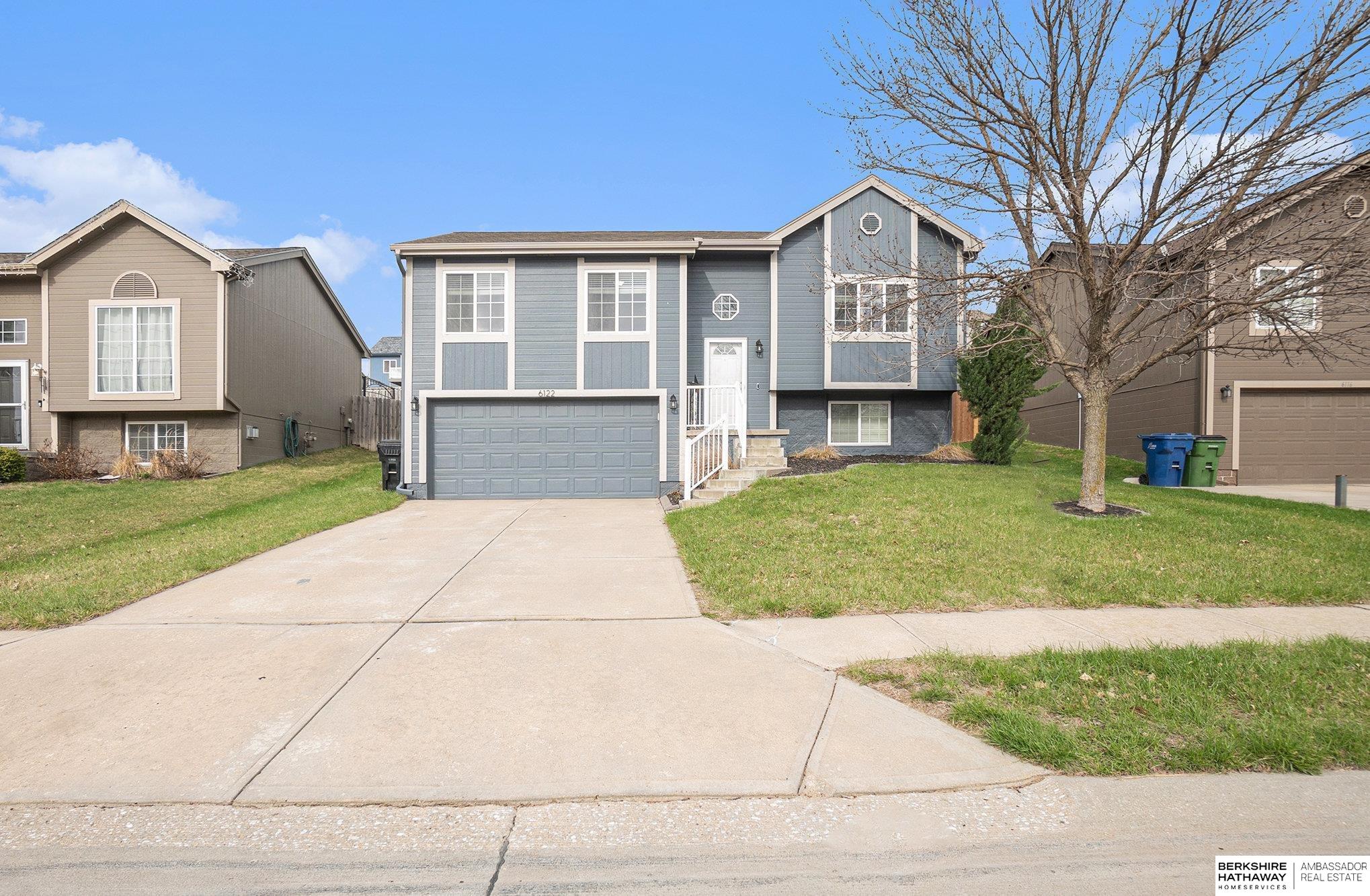 Omaha, Nebraska 68135, United States, 3 Bedrooms Bedrooms, ,2 BathroomsBathrooms,Residential,Active,94878