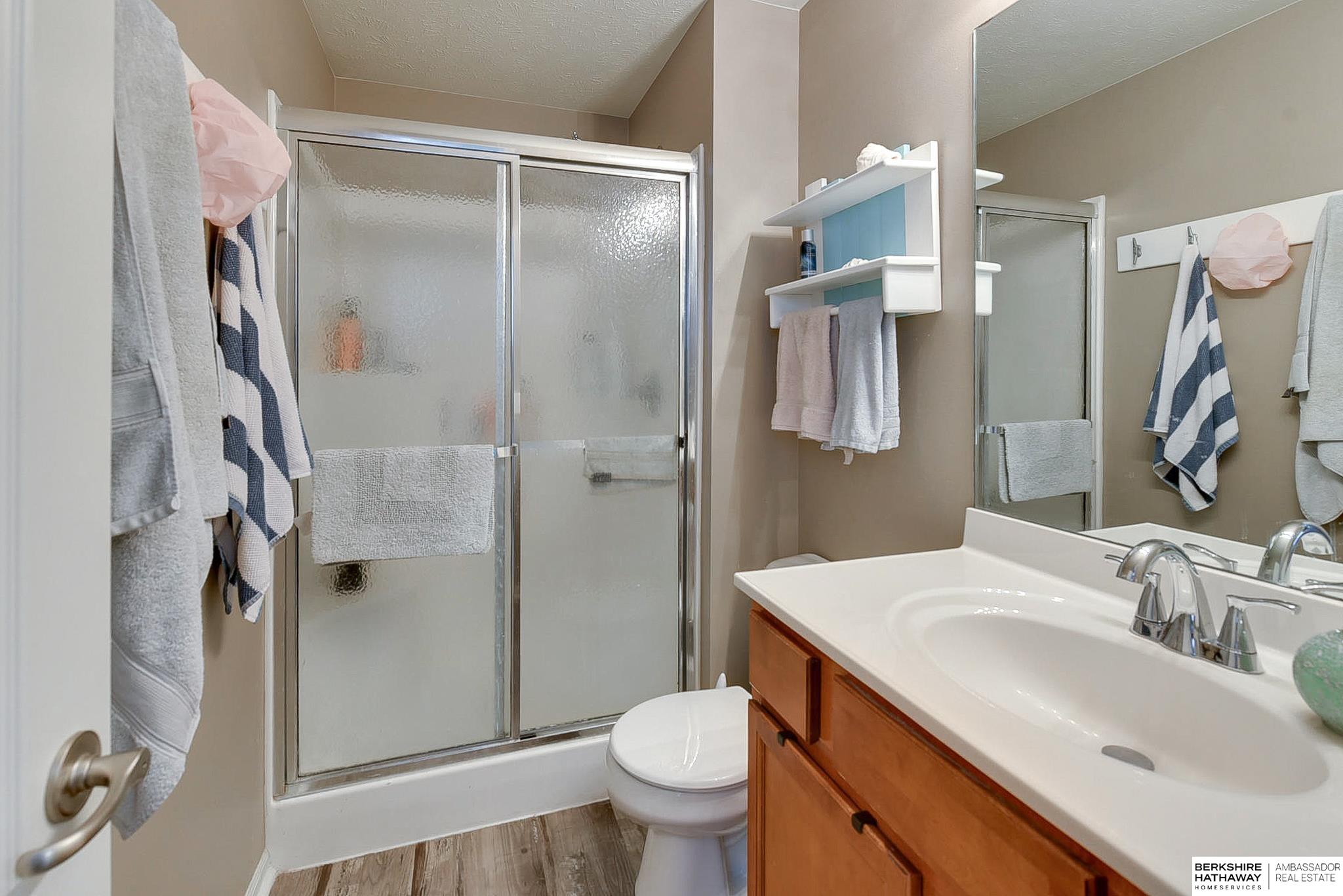 Omaha, Nebraska 68135, United States, 3 Bedrooms Bedrooms, ,2 BathroomsBathrooms,Residential,Active,94878