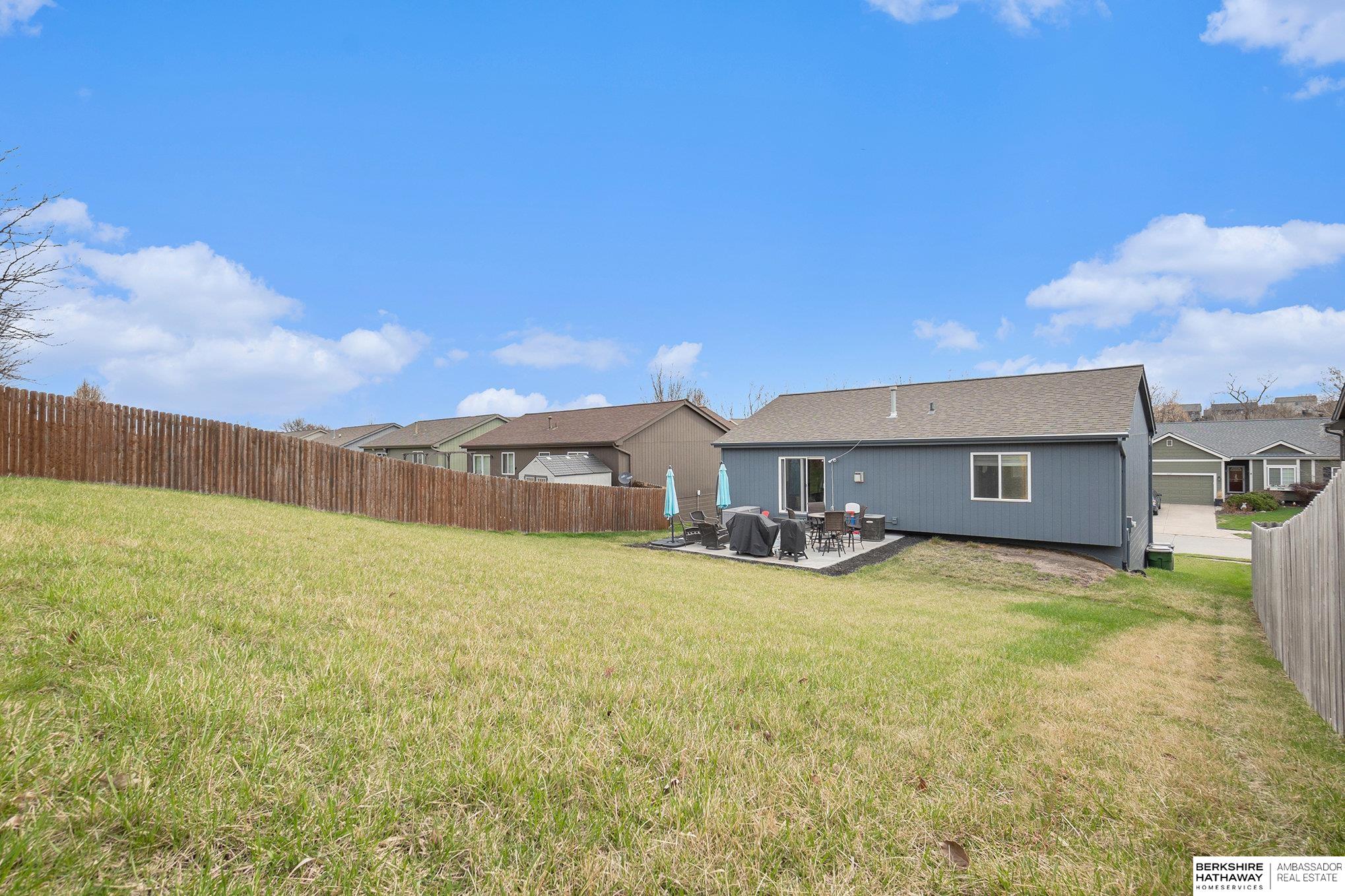 Omaha, Nebraska 68135, United States, 3 Bedrooms Bedrooms, ,2 BathroomsBathrooms,Residential,Active,94878