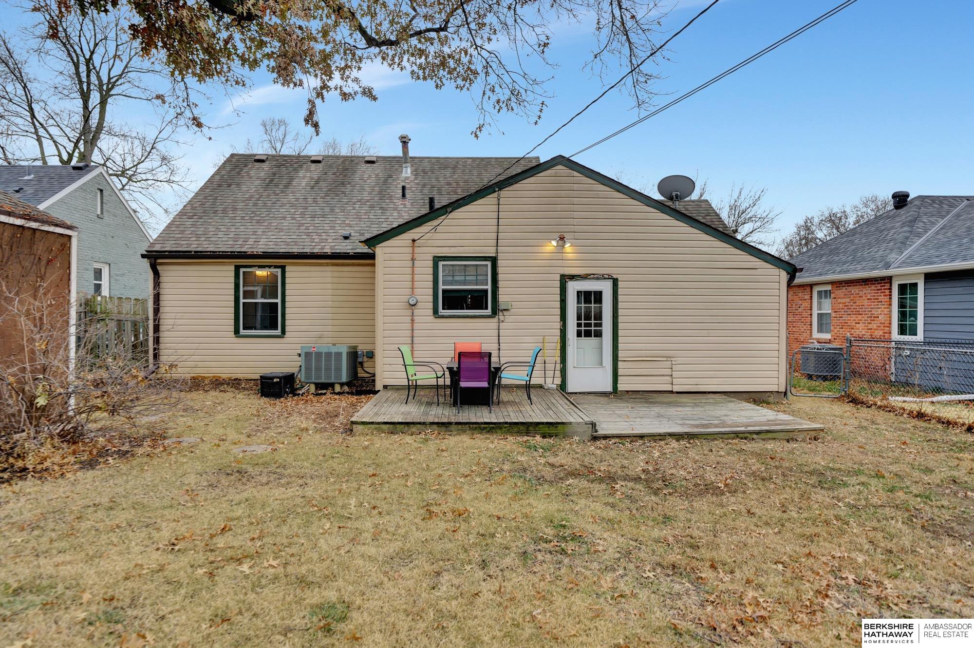 Lincoln, Nebraska 68502, United States, 3 Bedrooms Bedrooms, ,2 BathroomsBathrooms,Residential,Pending,14848