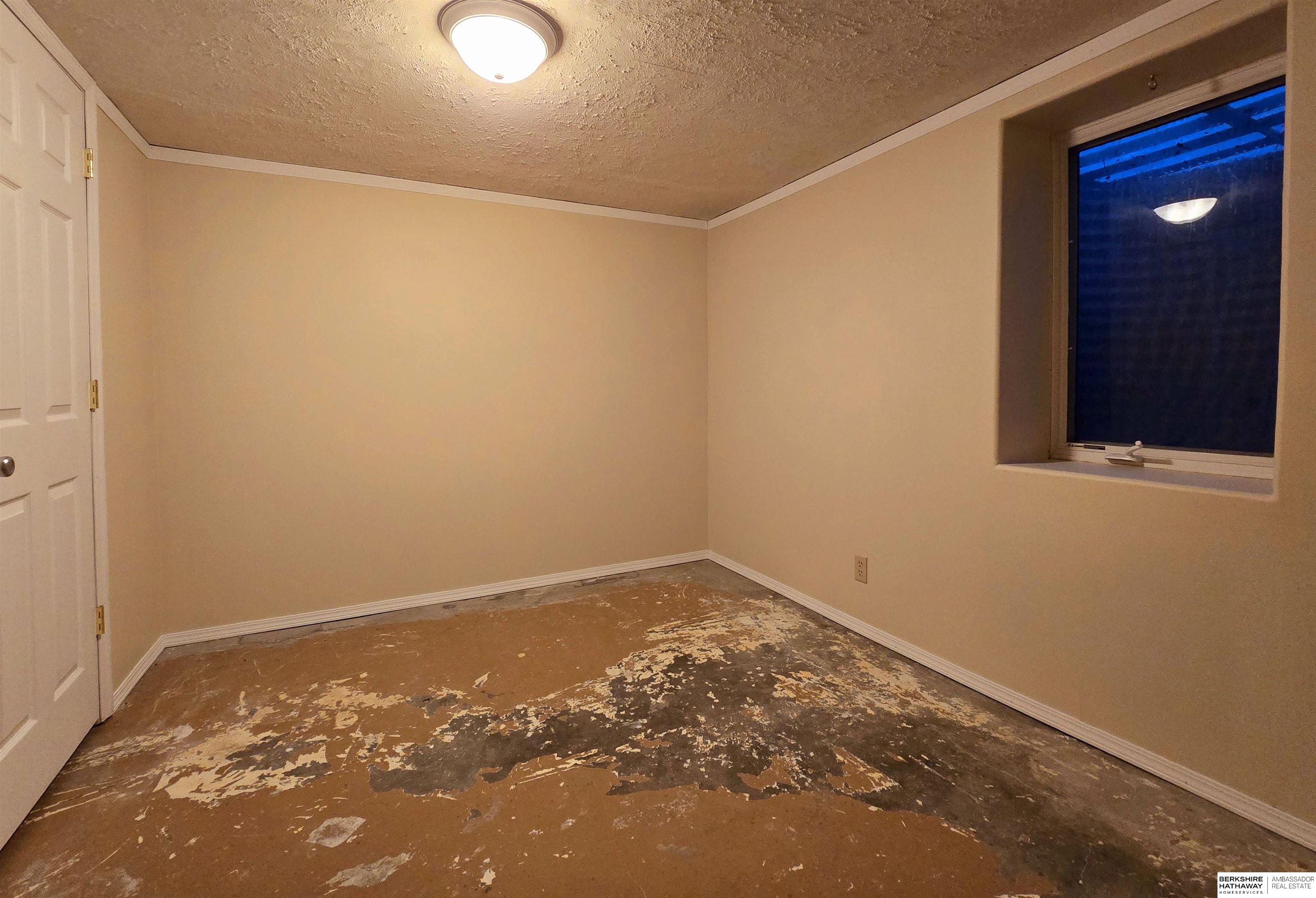 Lincoln, Nebraska 68502, United States, 3 Bedrooms Bedrooms, ,2 BathroomsBathrooms,Residential,Pending,14848