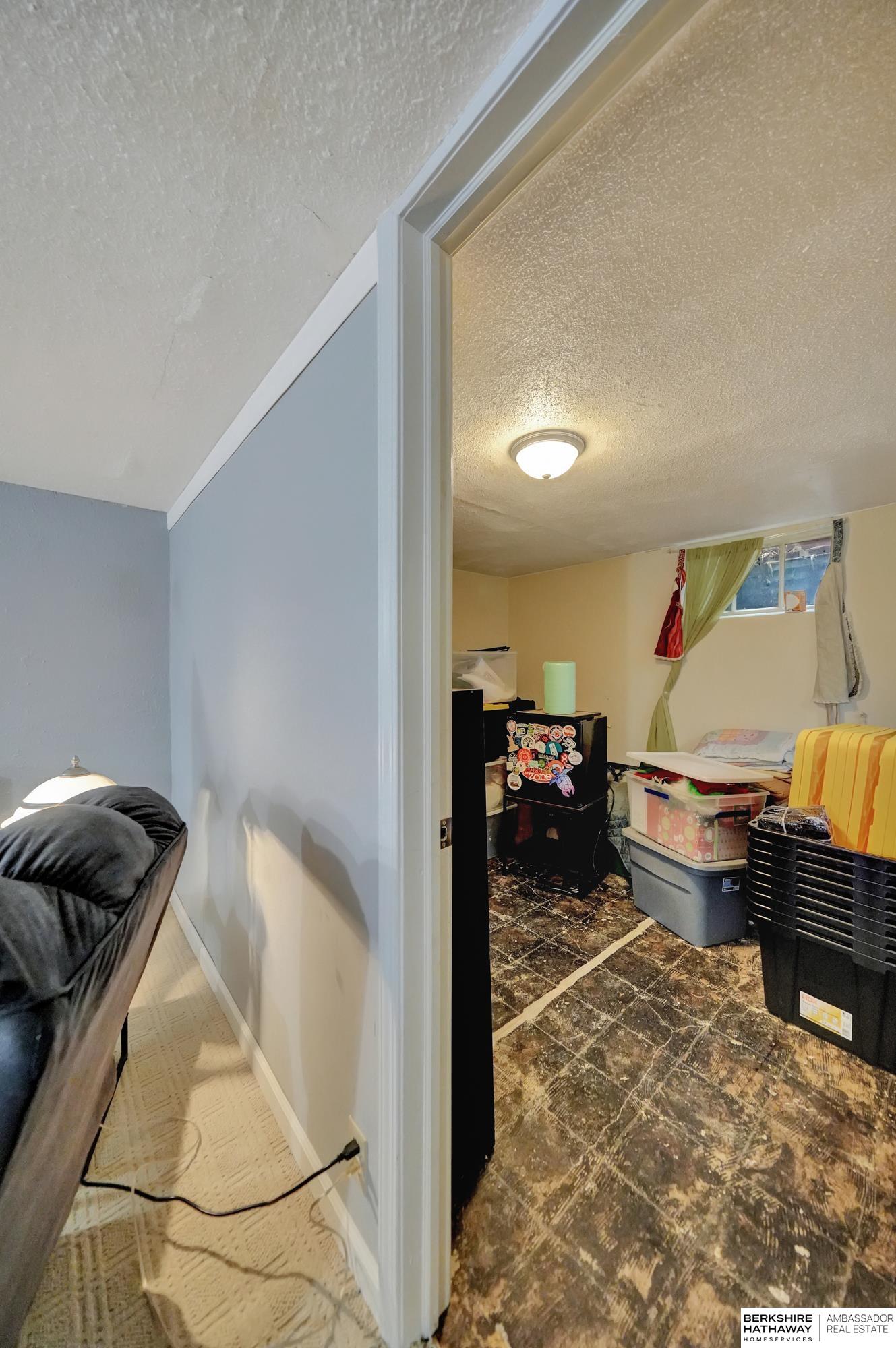 Lincoln, Nebraska 68502, United States, 3 Bedrooms Bedrooms, ,2 BathroomsBathrooms,Residential,Pending,14848