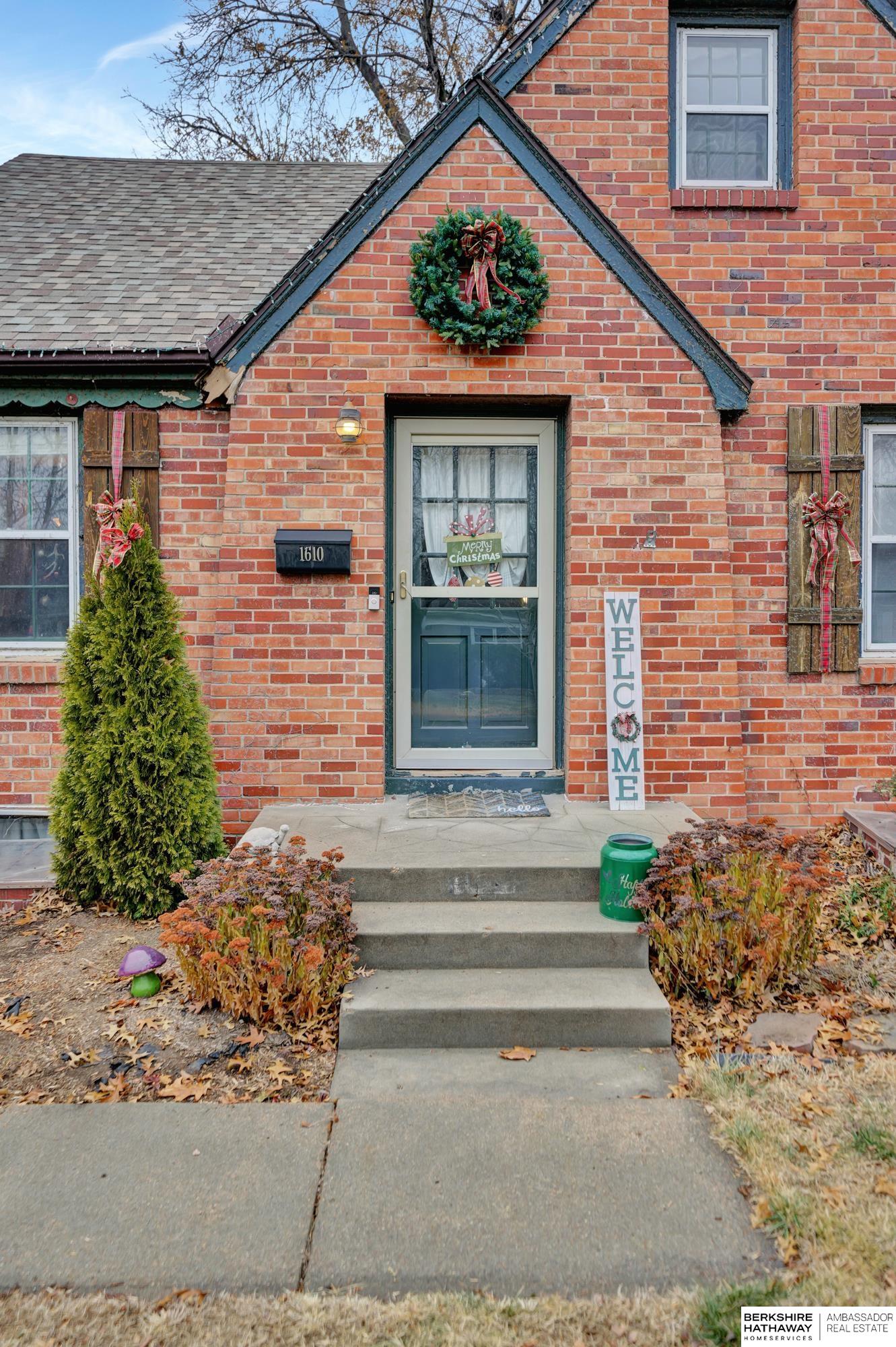 Lincoln, Nebraska 68502, United States, 3 Bedrooms Bedrooms, ,2 BathroomsBathrooms,Residential,Pending,14848