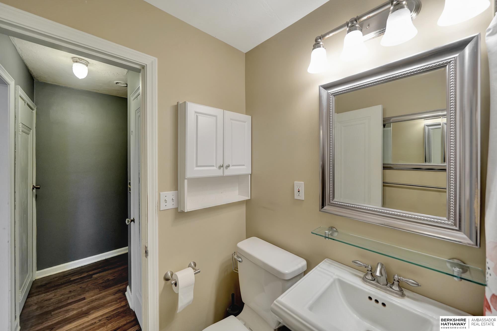 Lincoln, Nebraska 68502, United States, 3 Bedrooms Bedrooms, ,2 BathroomsBathrooms,Residential,Pending,14848