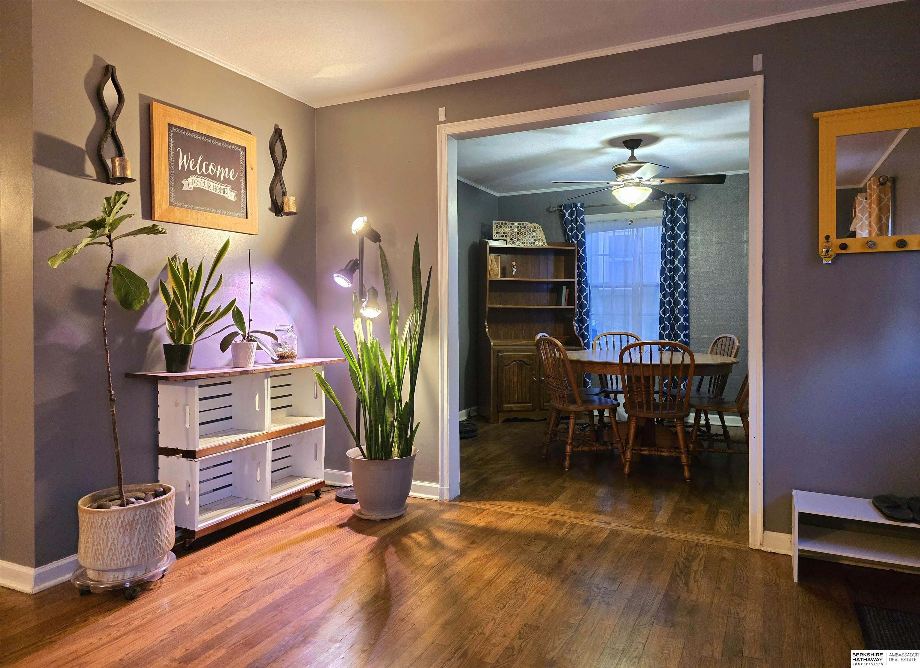 Lincoln, Nebraska 68502, United States, 3 Bedrooms Bedrooms, ,2 BathroomsBathrooms,Residential,Pending,14848