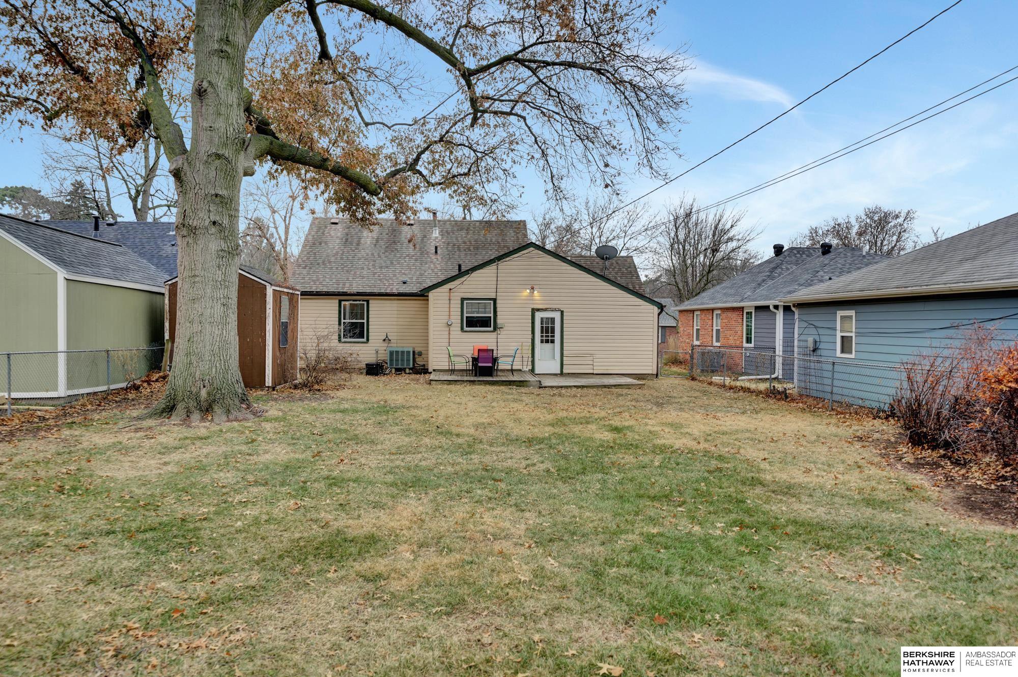 Lincoln, Nebraska 68502, United States, 3 Bedrooms Bedrooms, ,2 BathroomsBathrooms,Residential,Pending,14848