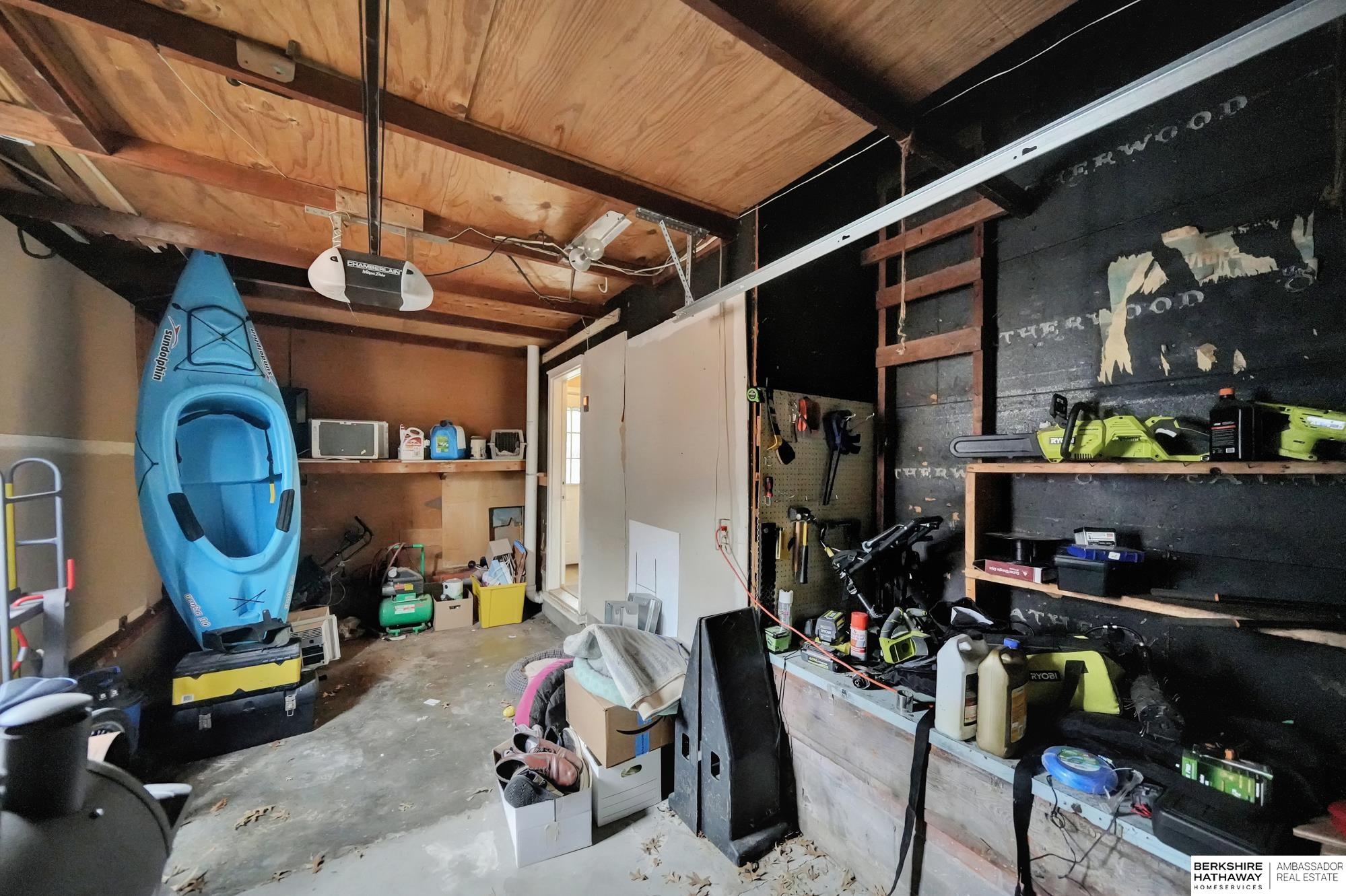 Lincoln, Nebraska 68502, United States, 3 Bedrooms Bedrooms, ,2 BathroomsBathrooms,Residential,Pending,14848