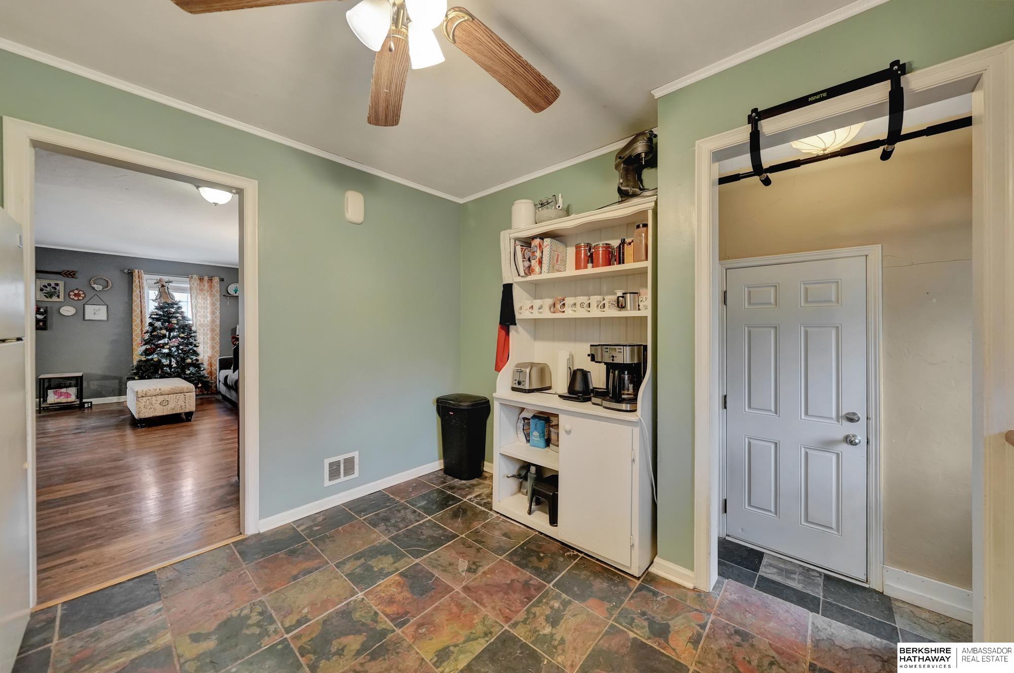 Lincoln, Nebraska 68502, United States, 3 Bedrooms Bedrooms, ,2 BathroomsBathrooms,Residential,Pending,14848