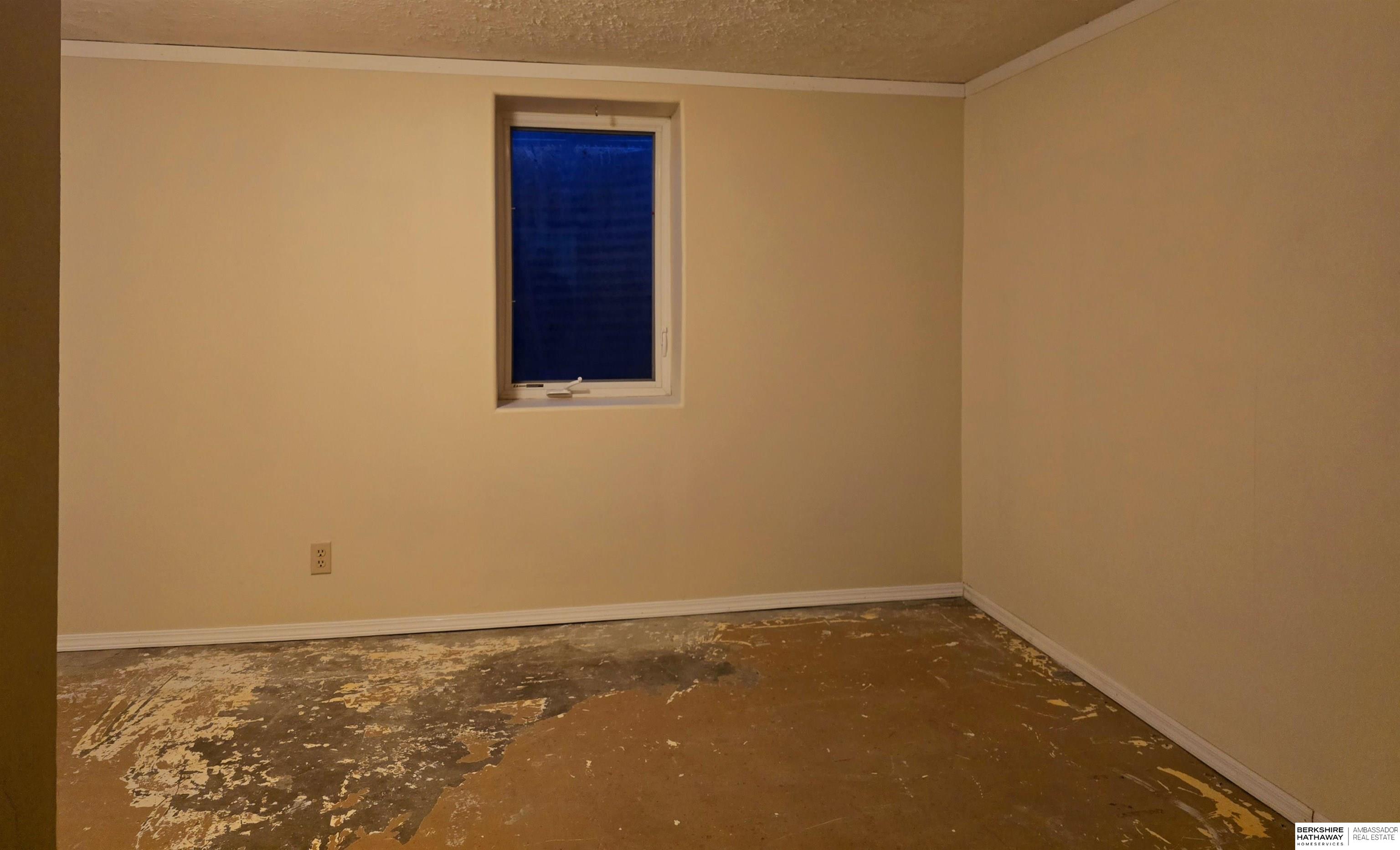 Lincoln, Nebraska 68502, United States, 3 Bedrooms Bedrooms, ,2 BathroomsBathrooms,Residential,Pending,14848