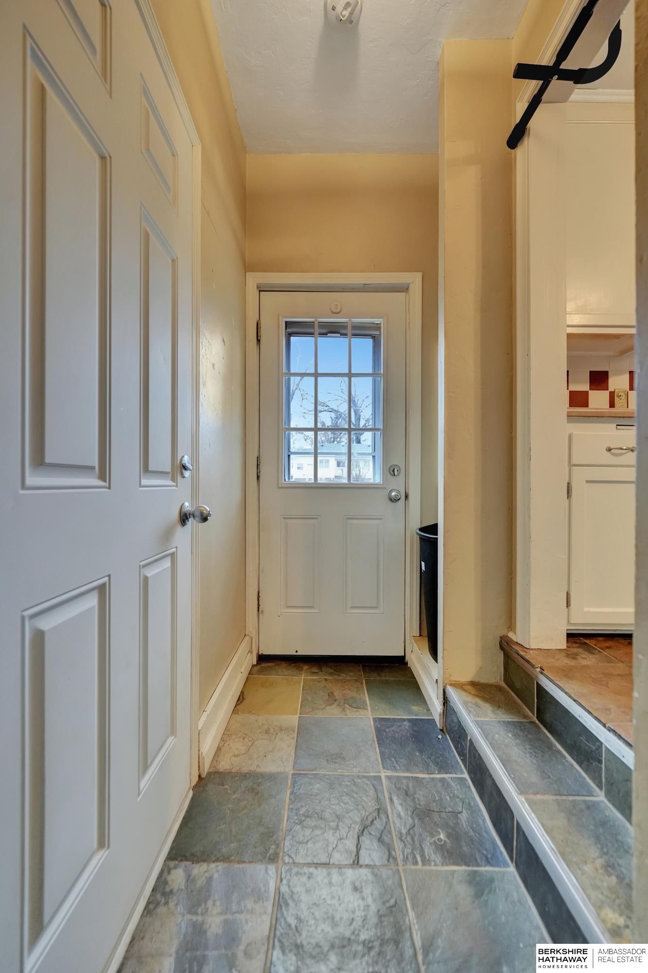 Lincoln, Nebraska 68502, United States, 3 Bedrooms Bedrooms, ,2 BathroomsBathrooms,Residential,Pending,14848