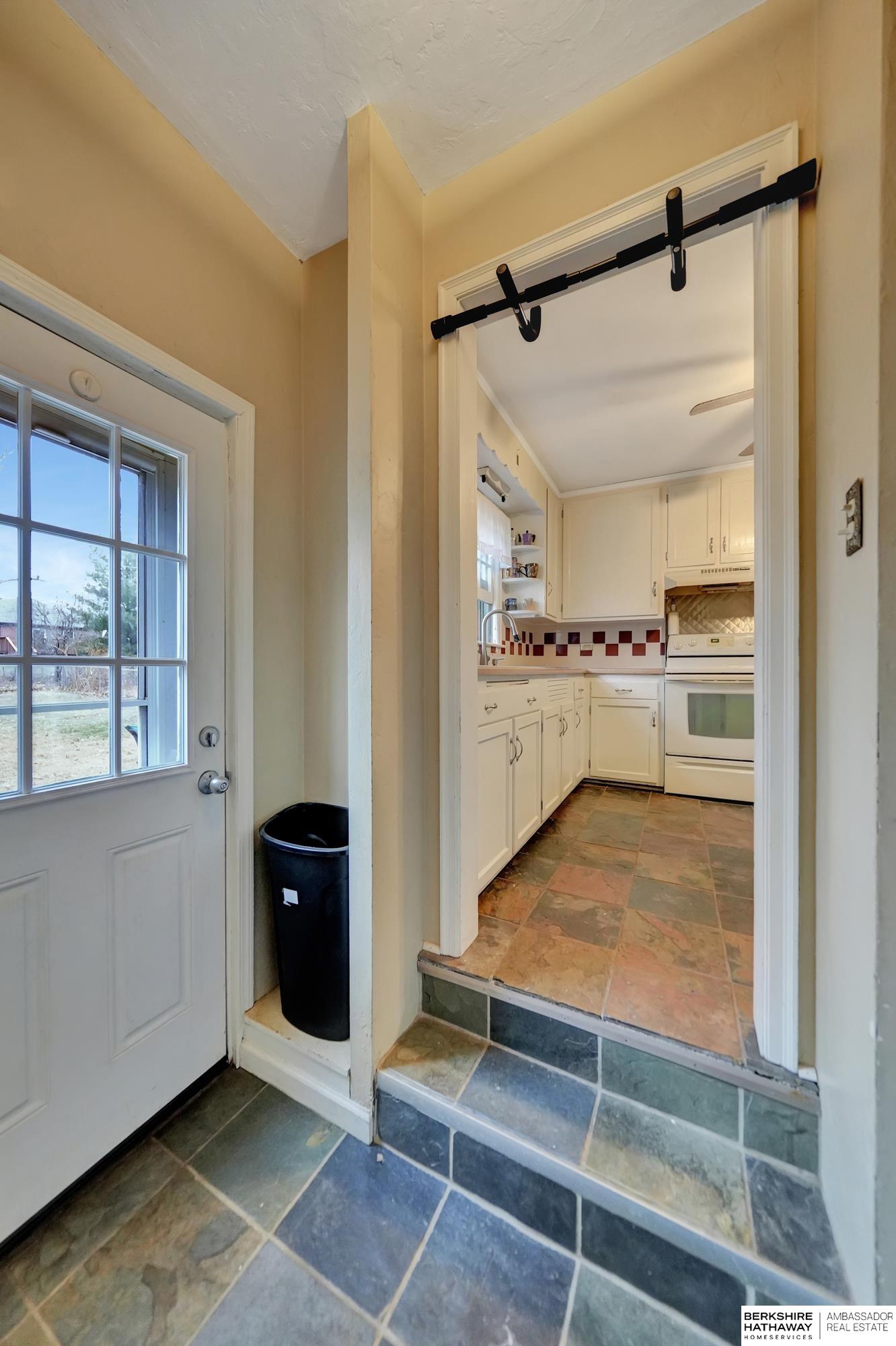 Lincoln, Nebraska 68502, United States, 3 Bedrooms Bedrooms, ,2 BathroomsBathrooms,Residential,Pending,14848