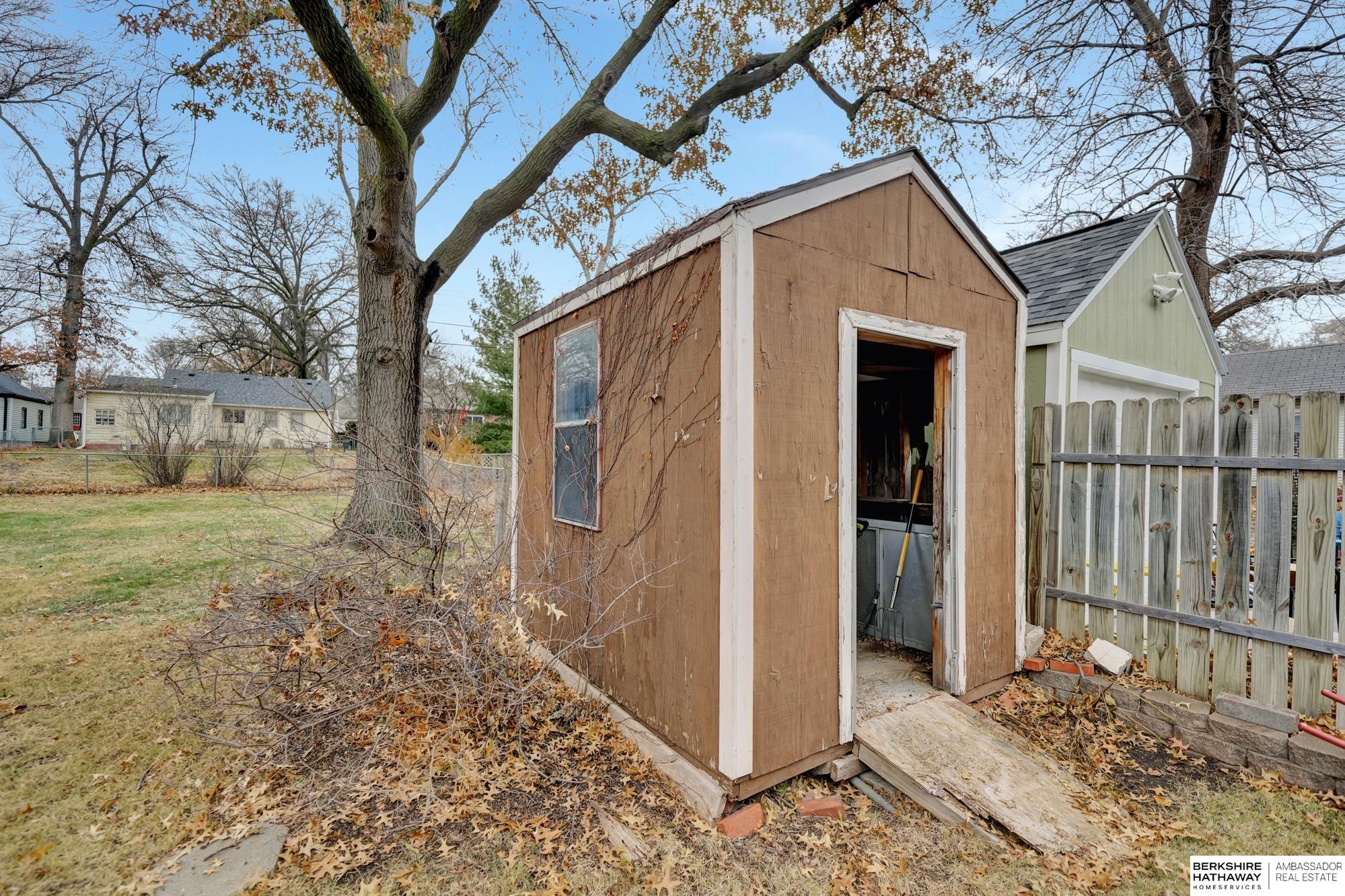 Lincoln, Nebraska 68502, United States, 3 Bedrooms Bedrooms, ,2 BathroomsBathrooms,Residential,Pending,14848