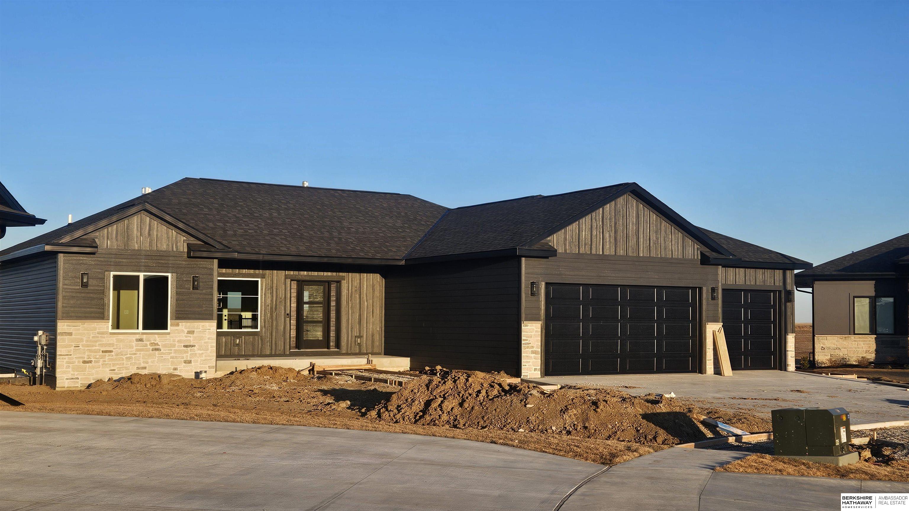 Wahoo, Nebraska 68066, United States, 6 Bedrooms Bedrooms, ,4 BathroomsBathrooms,Residential,Pending,86665