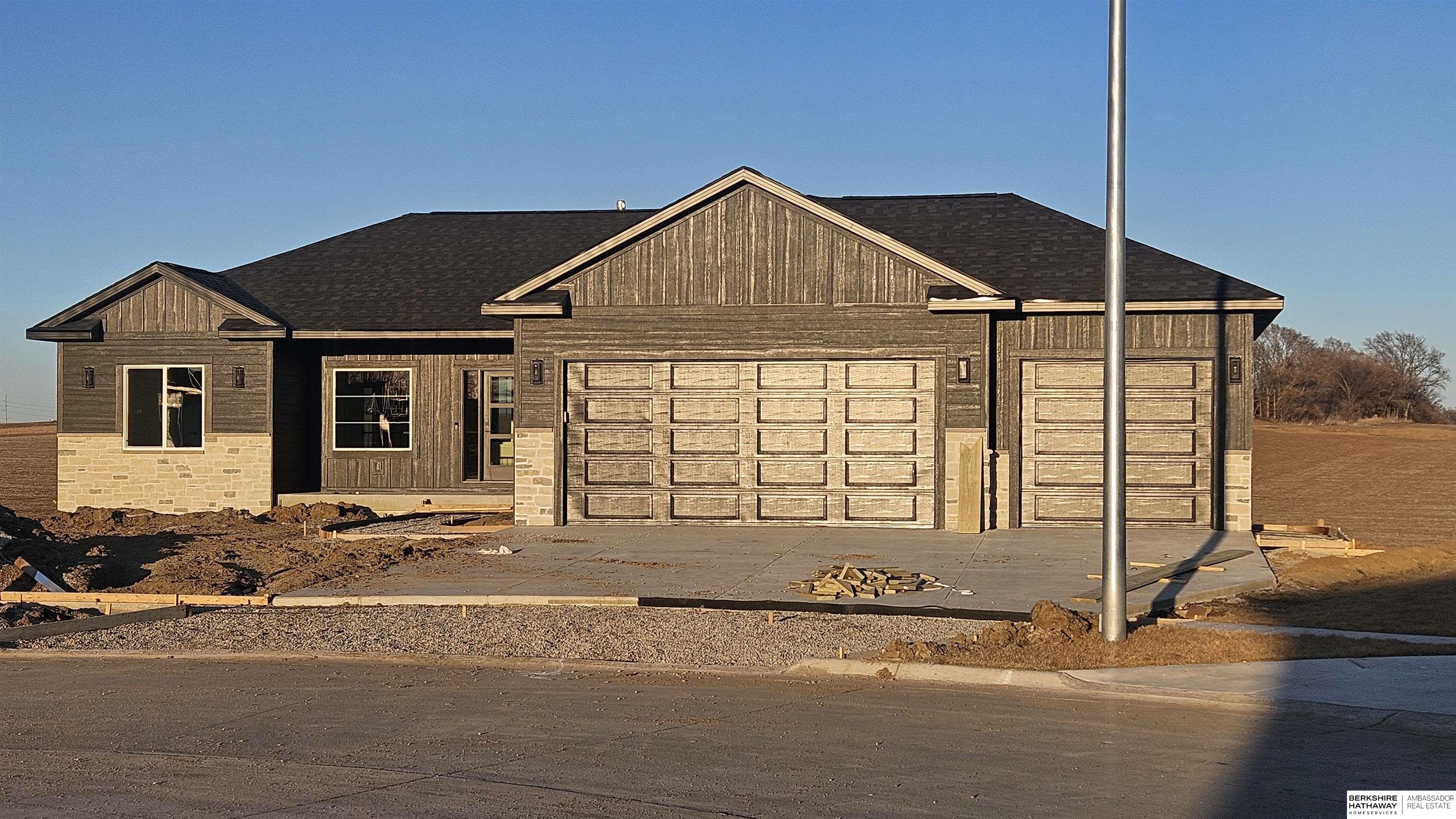 Wahoo, Nebraska 68066, United States, 6 Bedrooms Bedrooms, ,4 BathroomsBathrooms,Residential,Pending,86665