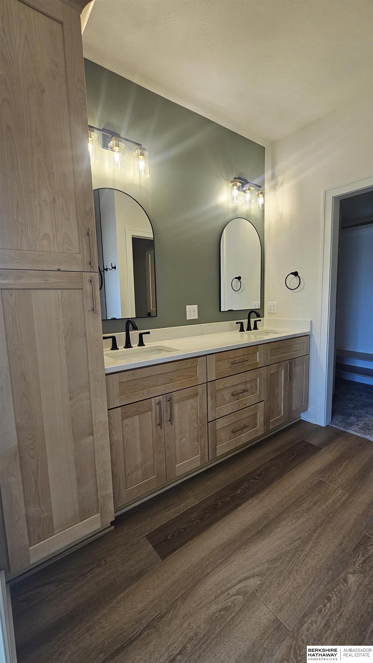 Wahoo, Nebraska 68066, United States, 6 Bedrooms Bedrooms, ,4 BathroomsBathrooms,Residential,Pending,86665