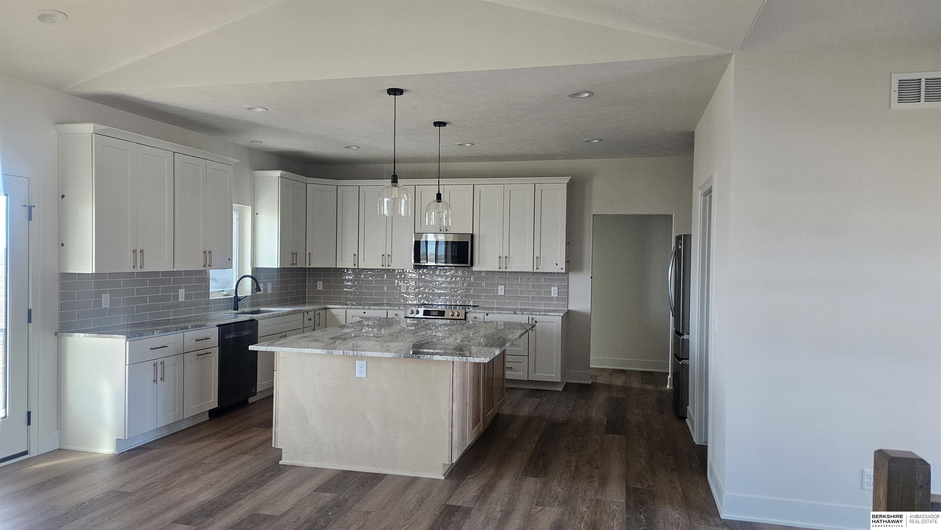 Wahoo, Nebraska 68066, United States, 6 Bedrooms Bedrooms, ,4 BathroomsBathrooms,Residential,Pending,86665