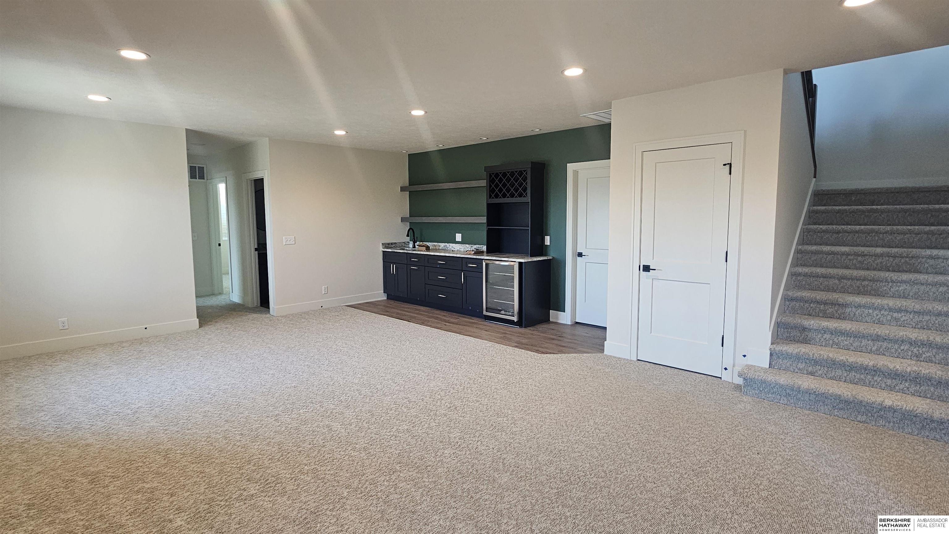 Wahoo, Nebraska 68066, United States, 6 Bedrooms Bedrooms, ,4 BathroomsBathrooms,Residential,Pending,86665