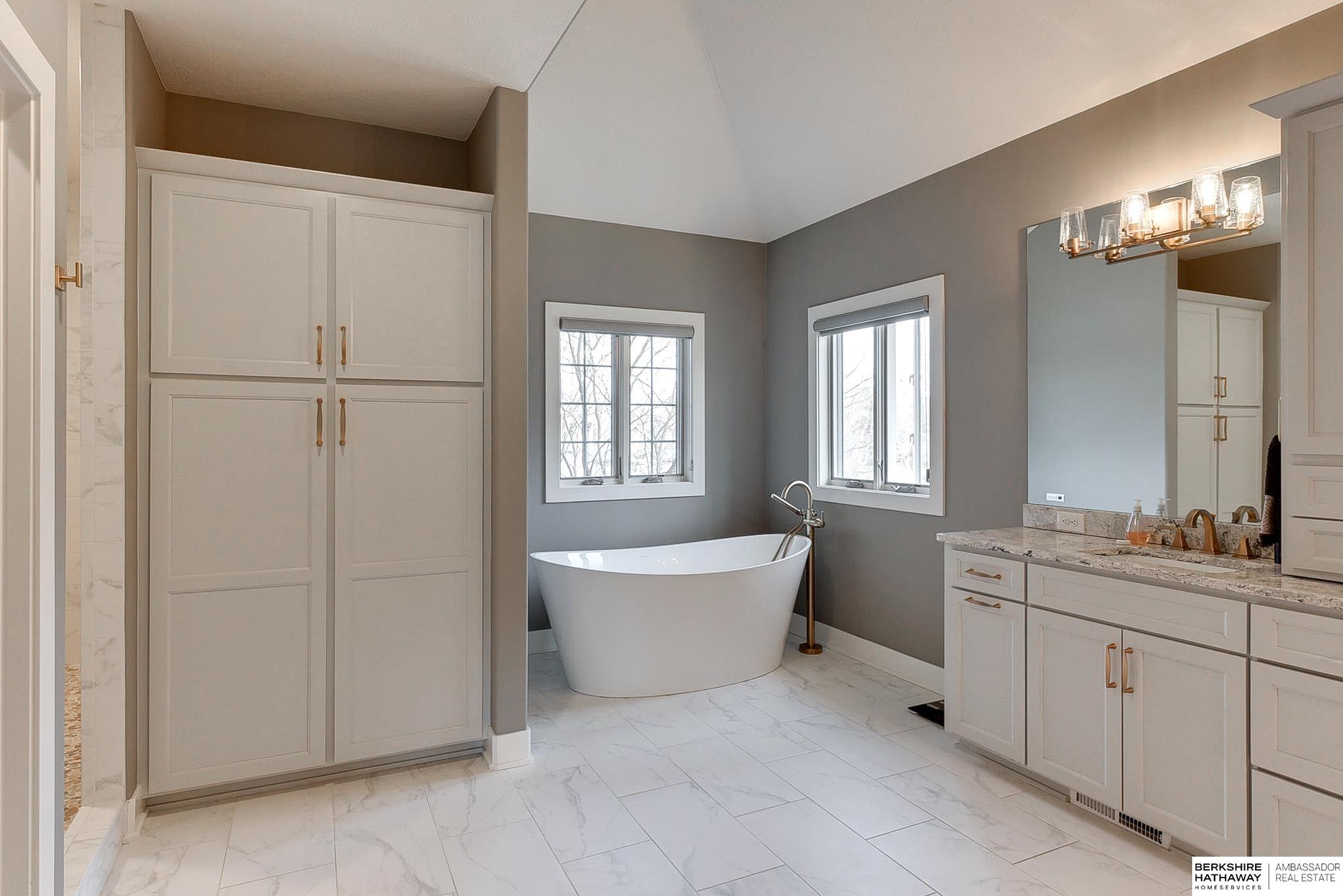 Elkhorn, Nebraska 68022, United States, 5 Bedrooms Bedrooms, ,5 BathroomsBathrooms,Residential,Active,91994