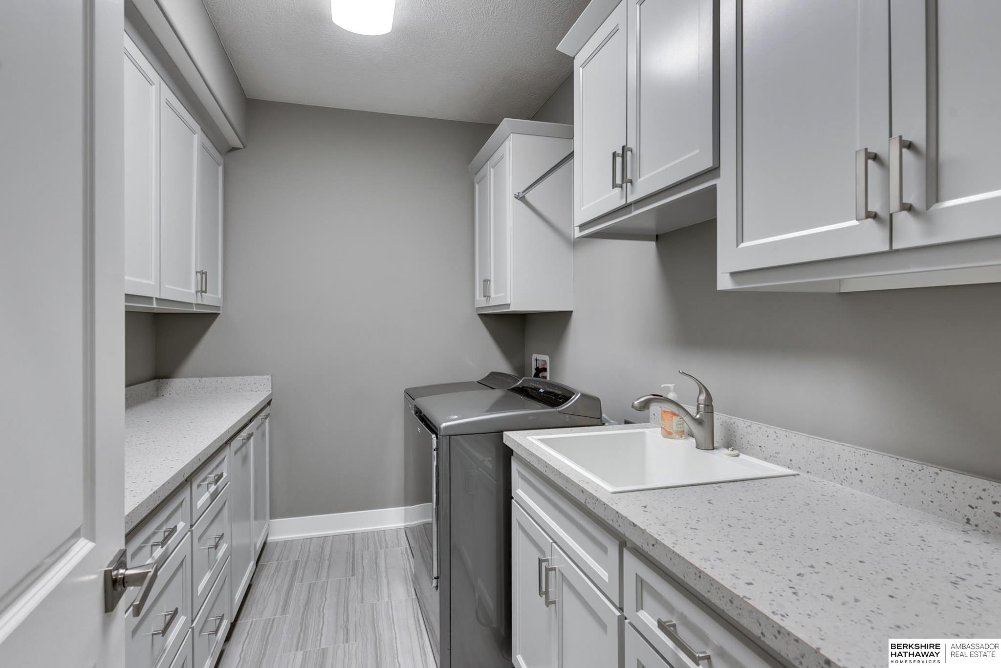 Elkhorn, Nebraska 68022, United States, 5 Bedrooms Bedrooms, ,5 BathroomsBathrooms,Residential,Active,91994