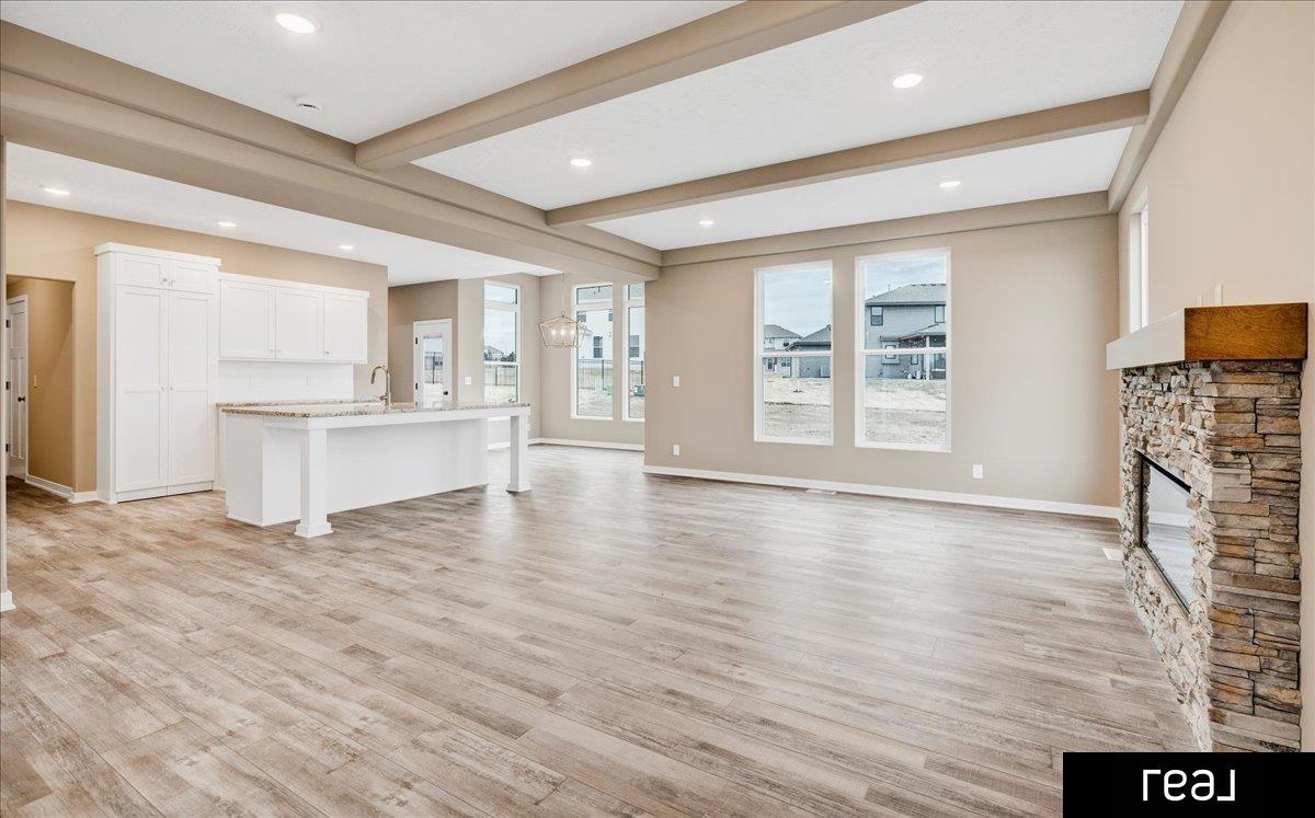 Papillion, Nebraska 68046, United States, 4 Bedrooms Bedrooms, ,3 BathroomsBathrooms,Residential,Pending,4672