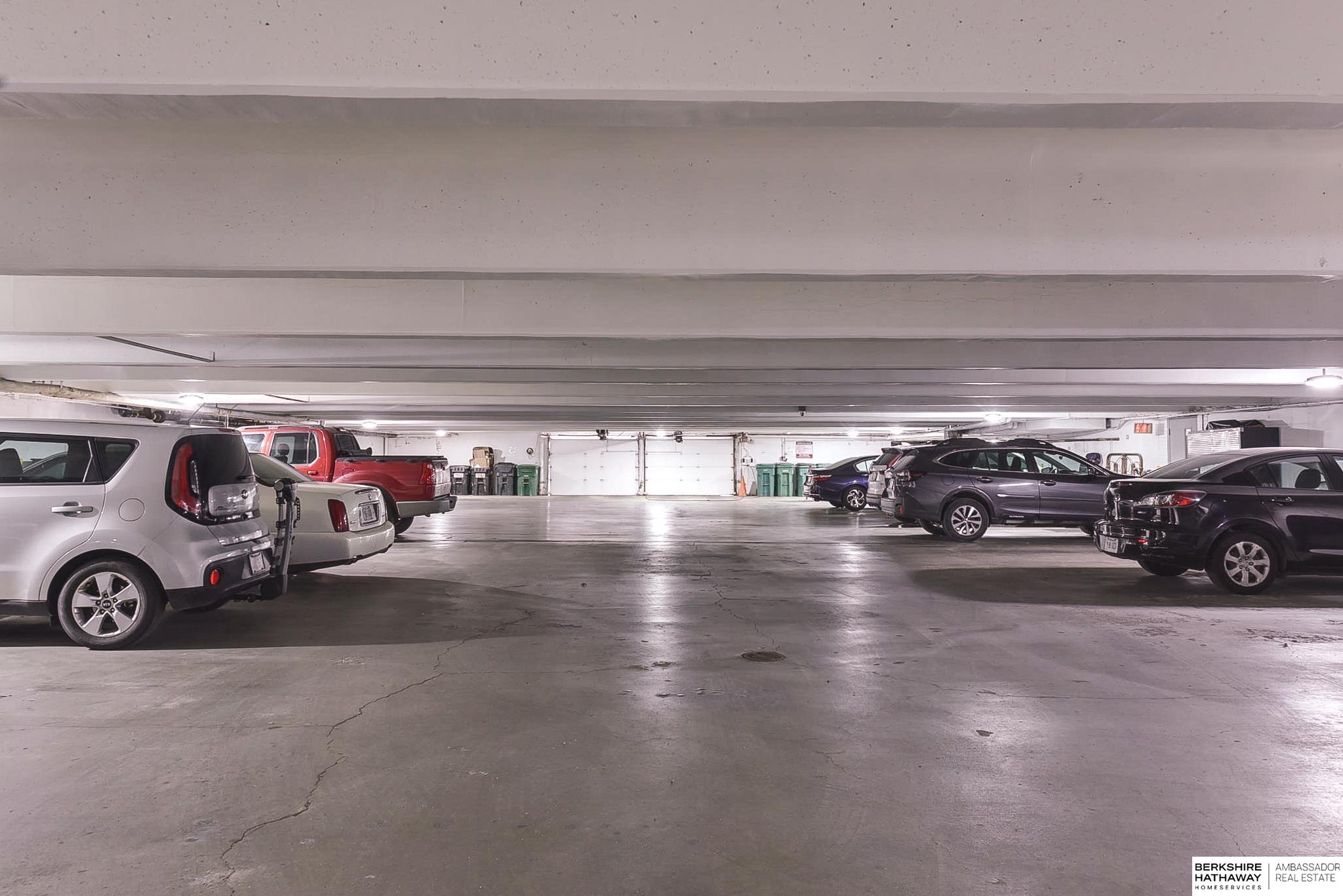 Omaha, Nebraska 68105, United States, 2 Bedrooms Bedrooms, ,2 BathroomsBathrooms,Residential,Pending,31456