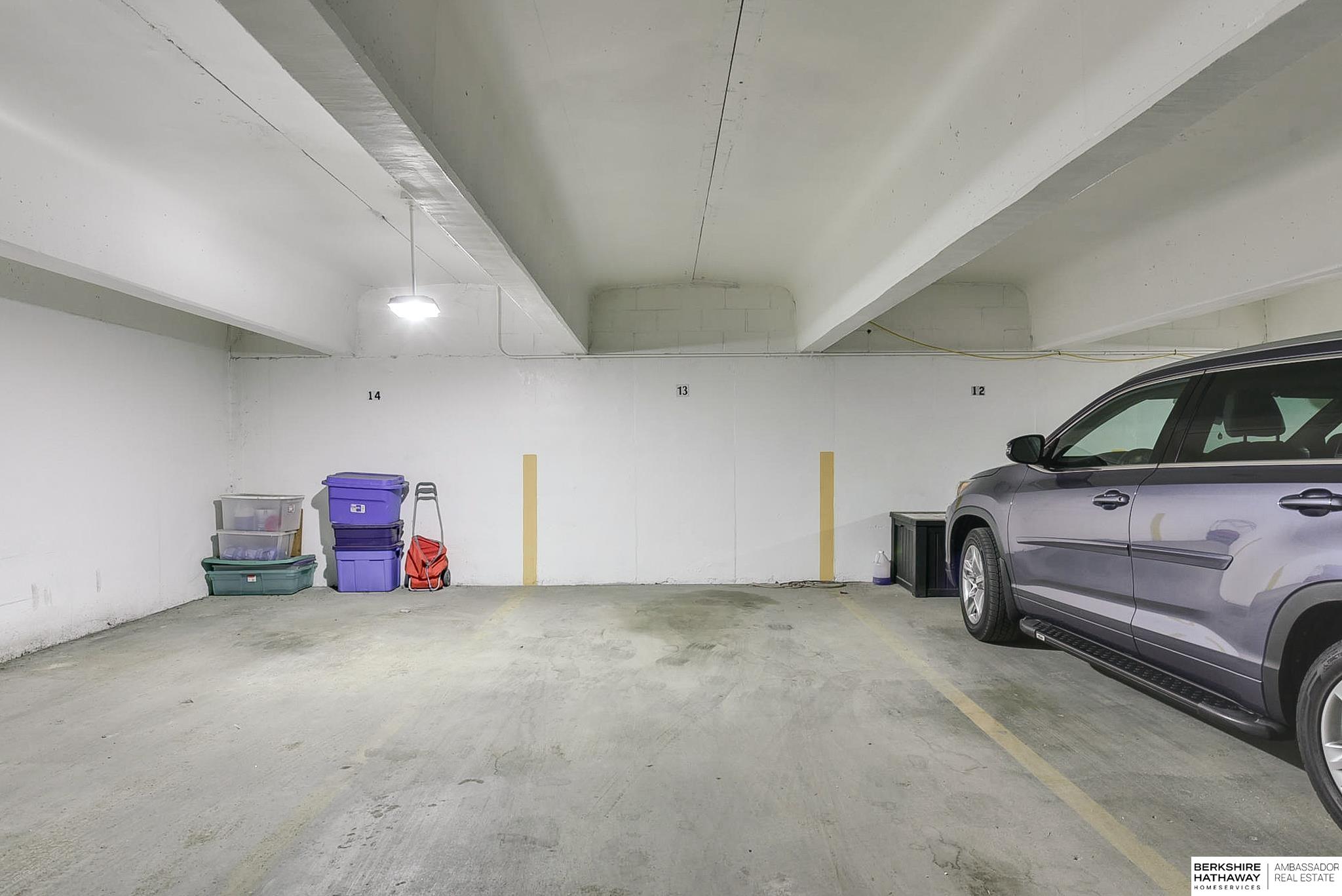 Omaha, Nebraska 68105, United States, 2 Bedrooms Bedrooms, ,2 BathroomsBathrooms,Residential,Pending,31456