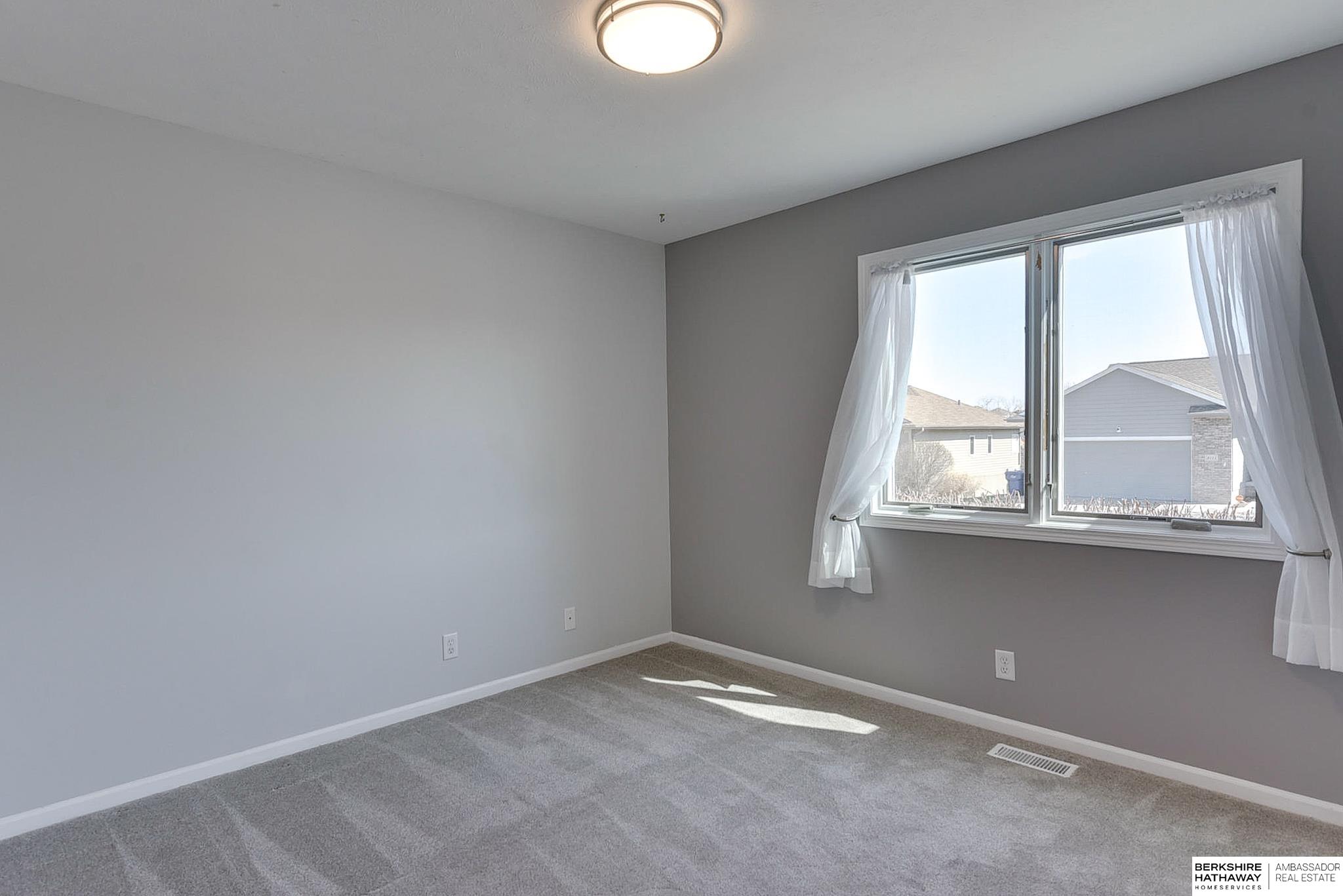 Omaha, Nebraska 68136, United States, 4 Bedrooms Bedrooms, ,3 BathroomsBathrooms,Residential,Active,98415